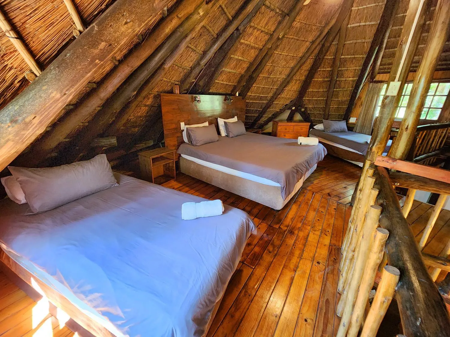 Bedroom, Bed in Pine Valley