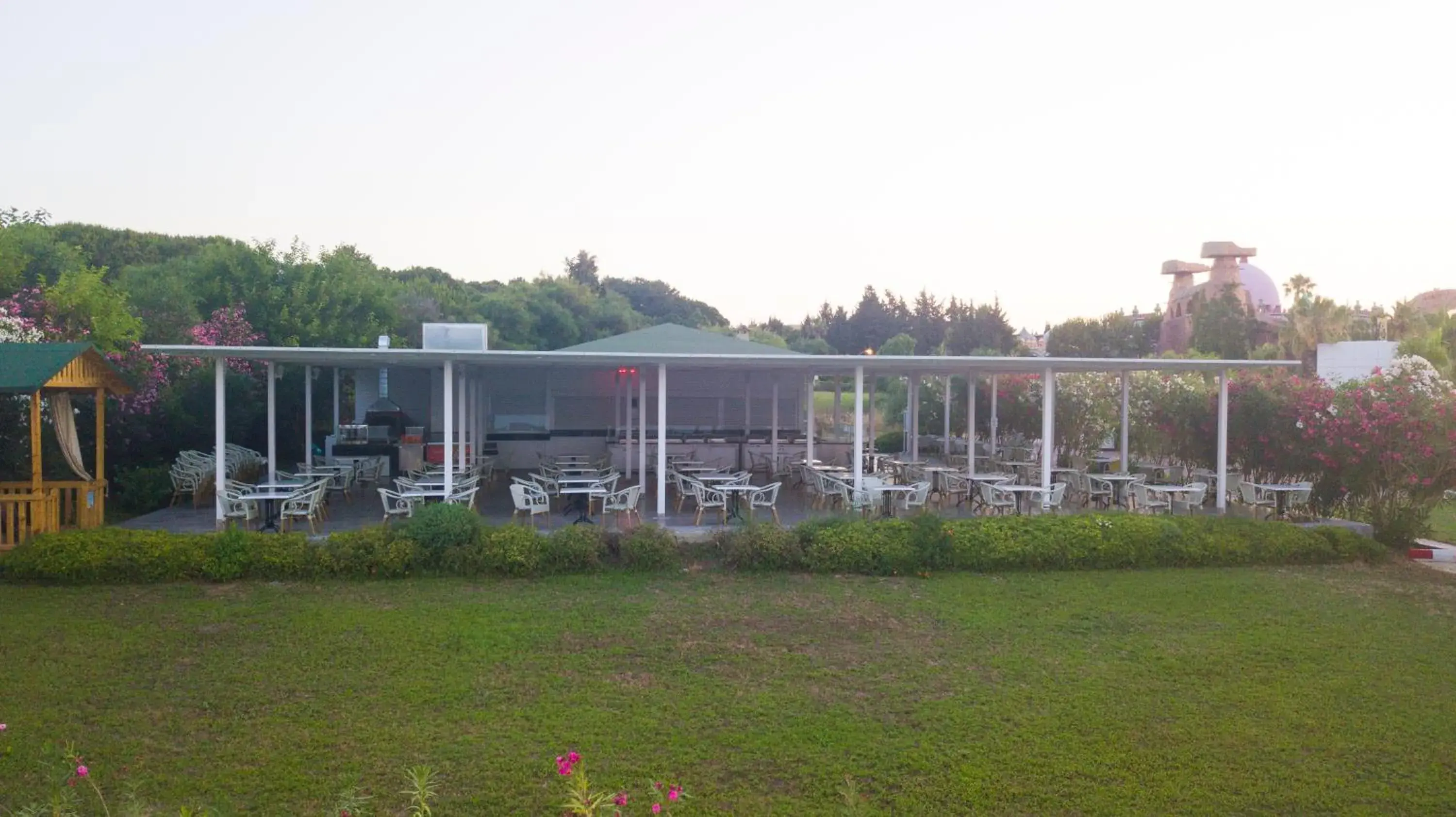 Property building in Fun&Sun Smart Hane sun Property building in Fun&Sun Smart Hane sun