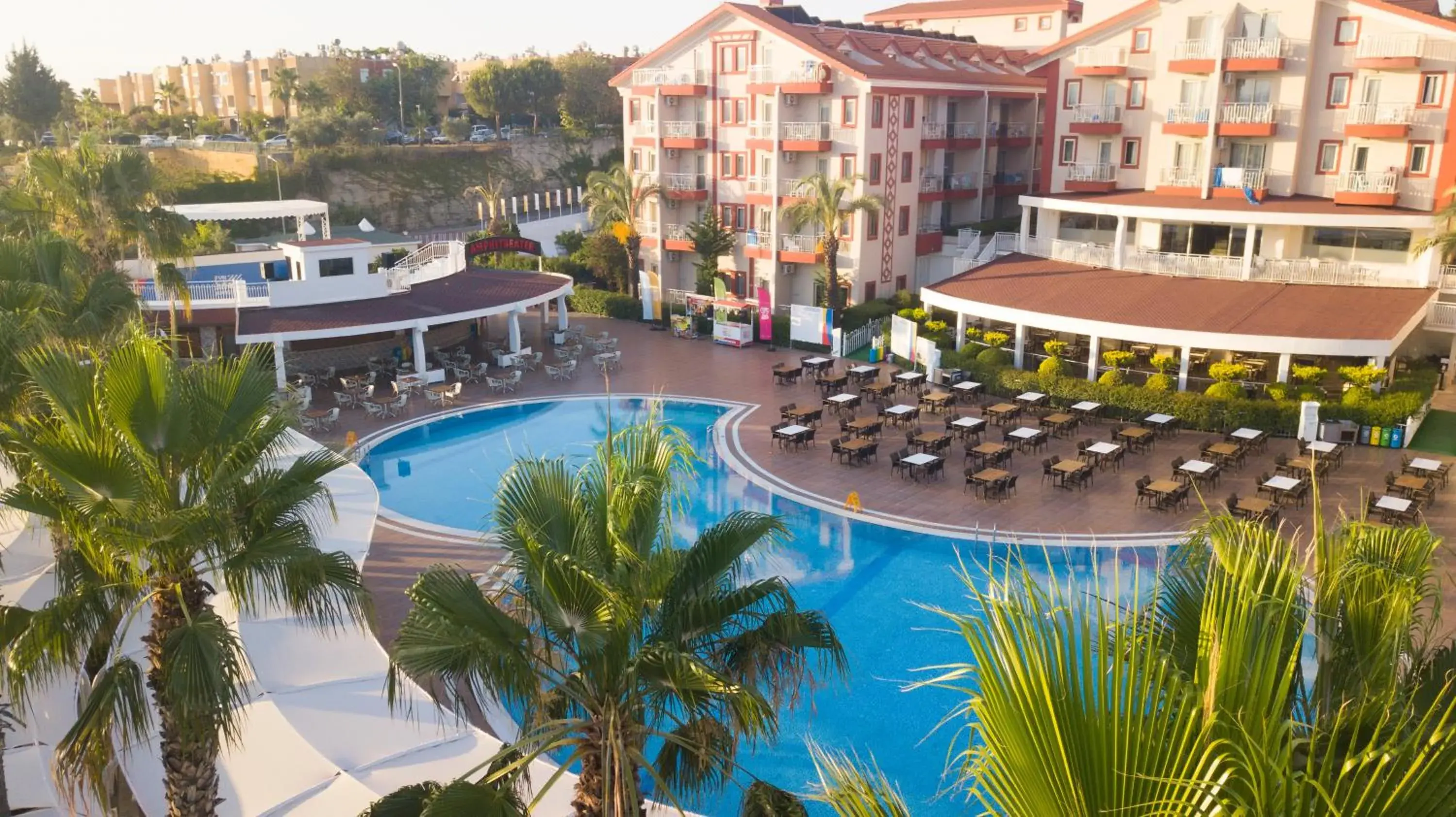 Property building in Fun&Sun Smart Hane sun Property building in Fun&Sun Smart Hane sun