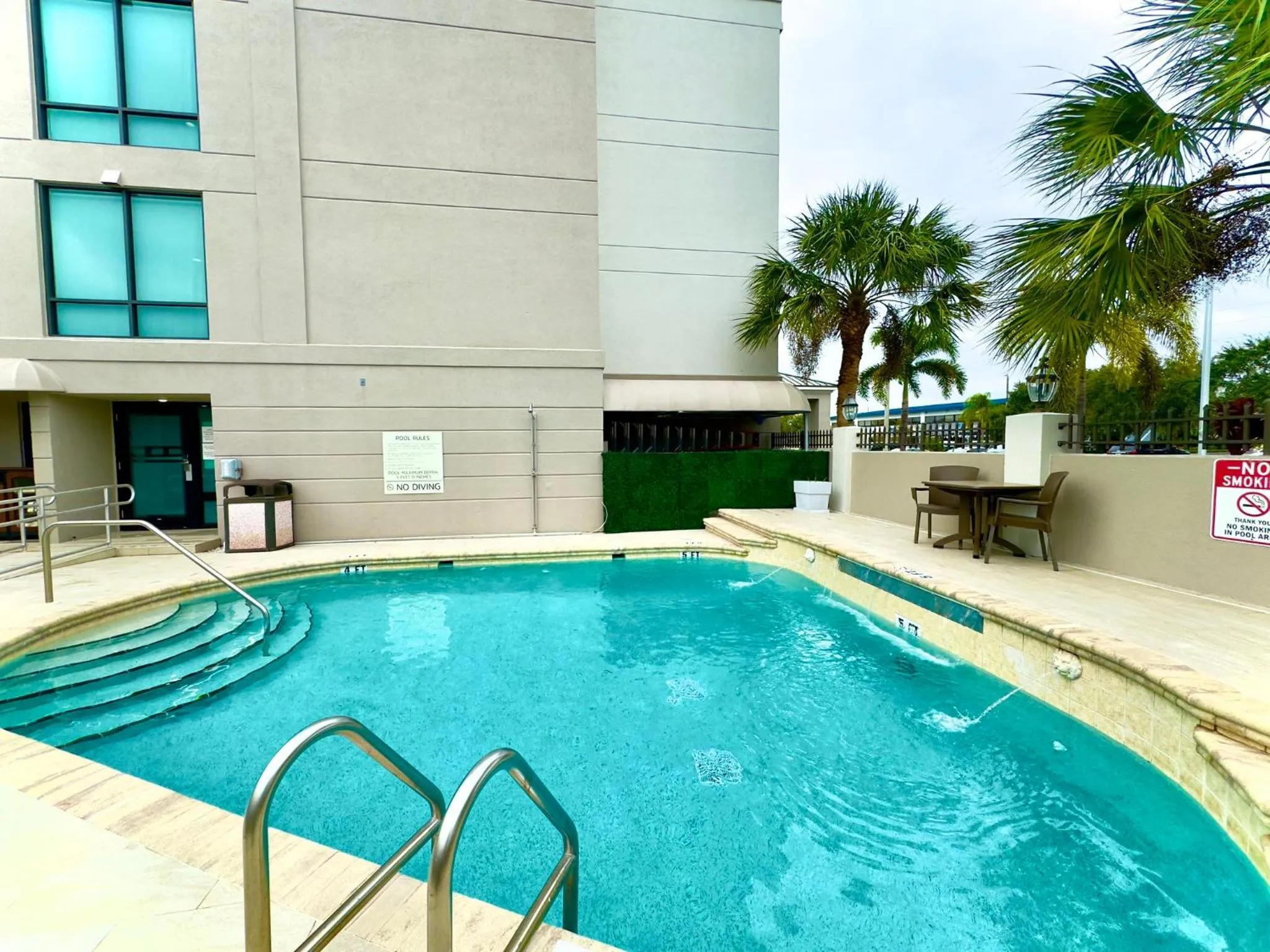 Swimming pool in Holiday Inn Express Hotel & Suites Tampa-Oldsmar by IHG