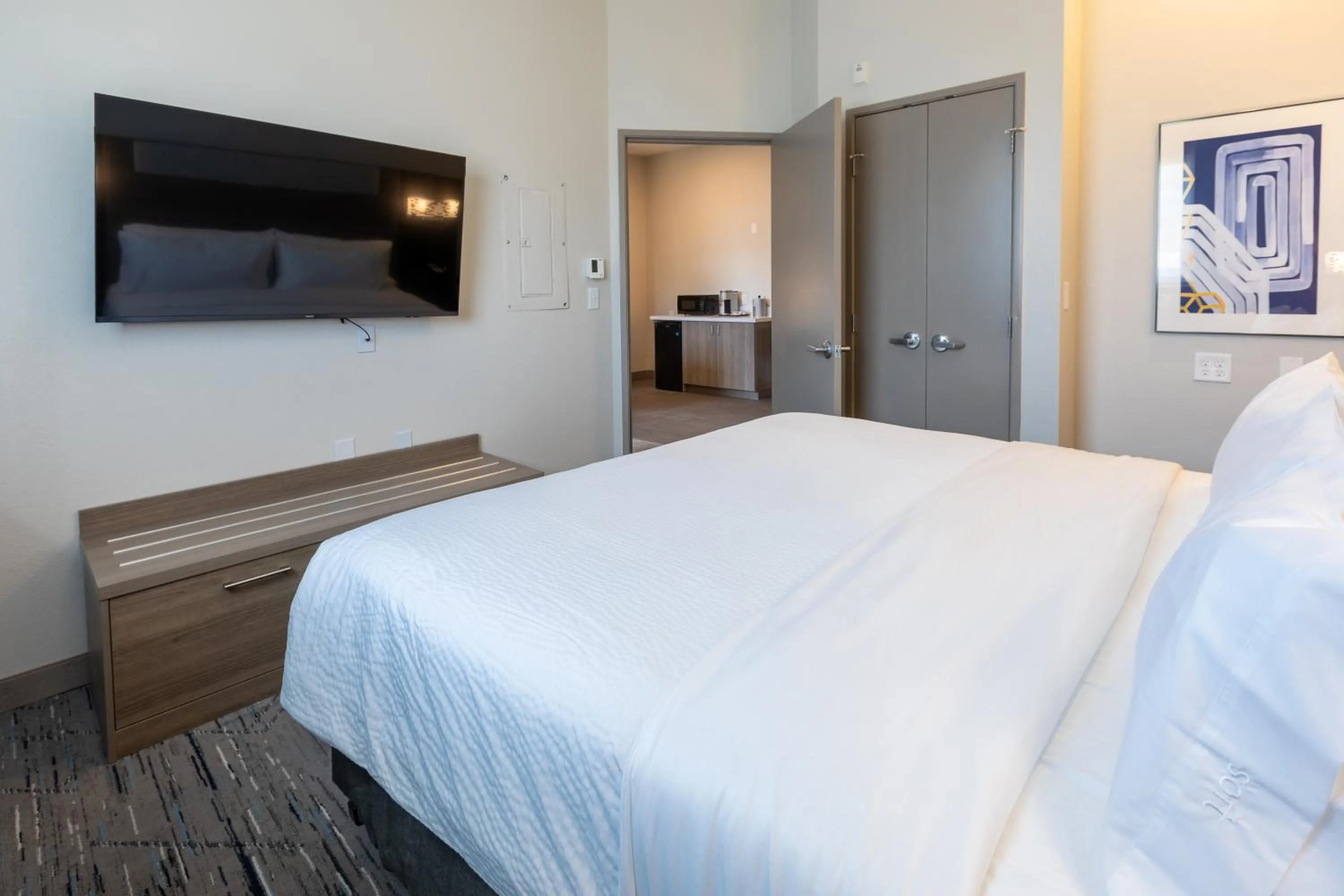 Bedroom, Bed in Holiday Inn Express & Suites Englewood - Denver South by IHG