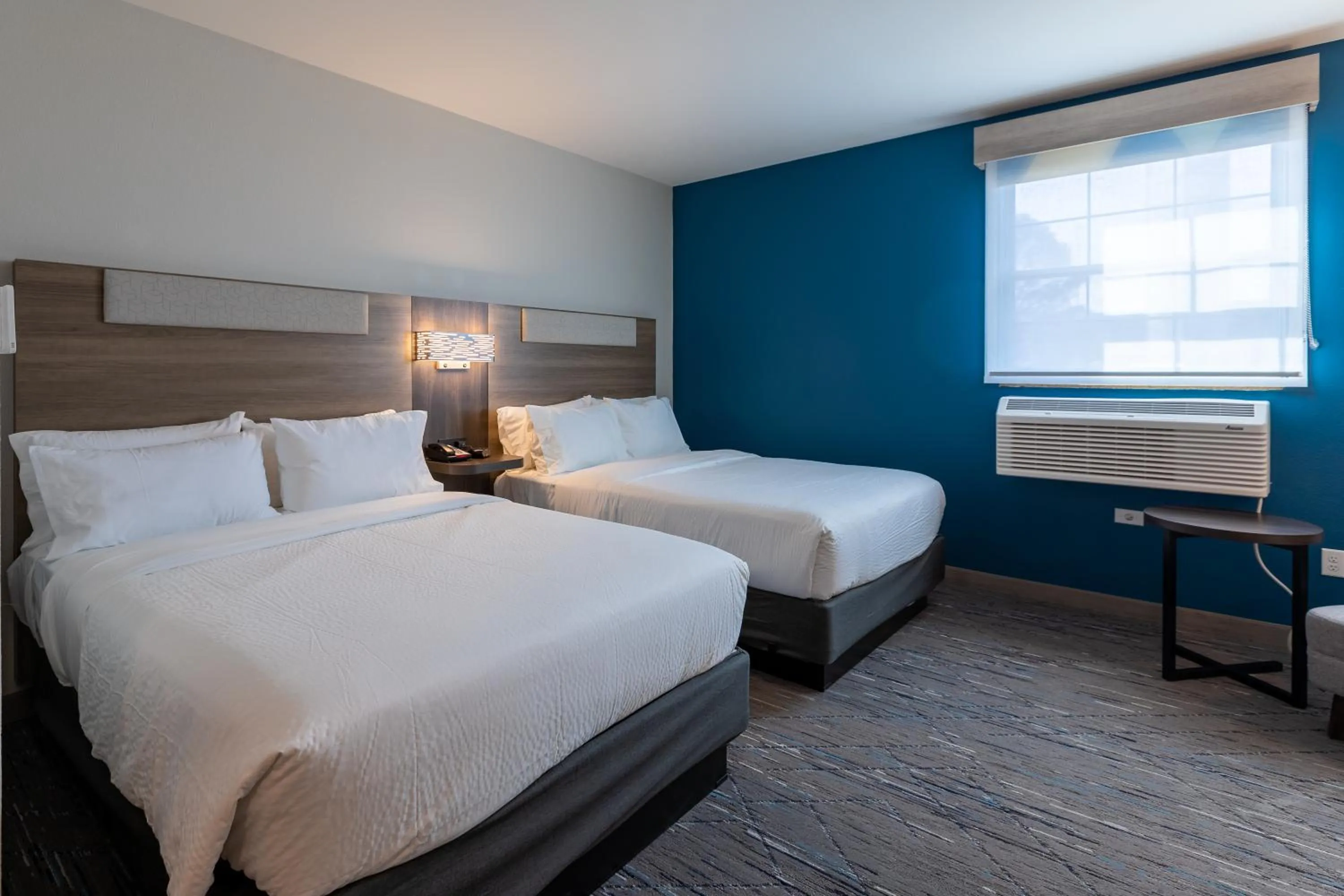 Bedroom, Bed in Holiday Inn Express & Suites Englewood - Denver South by IHG