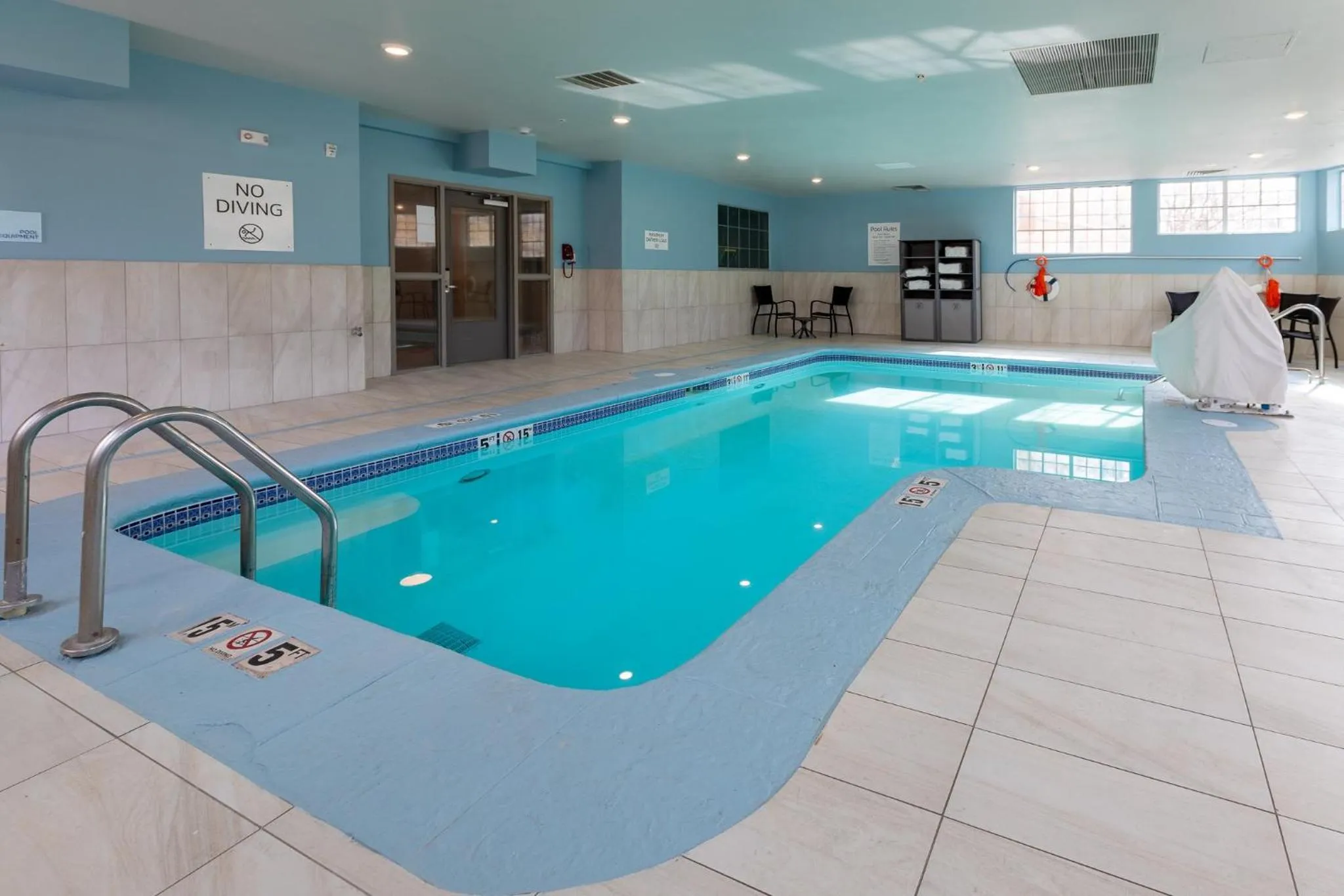 Swimming pool in Holiday Inn Express & Suites Englewood - Denver South by IHG