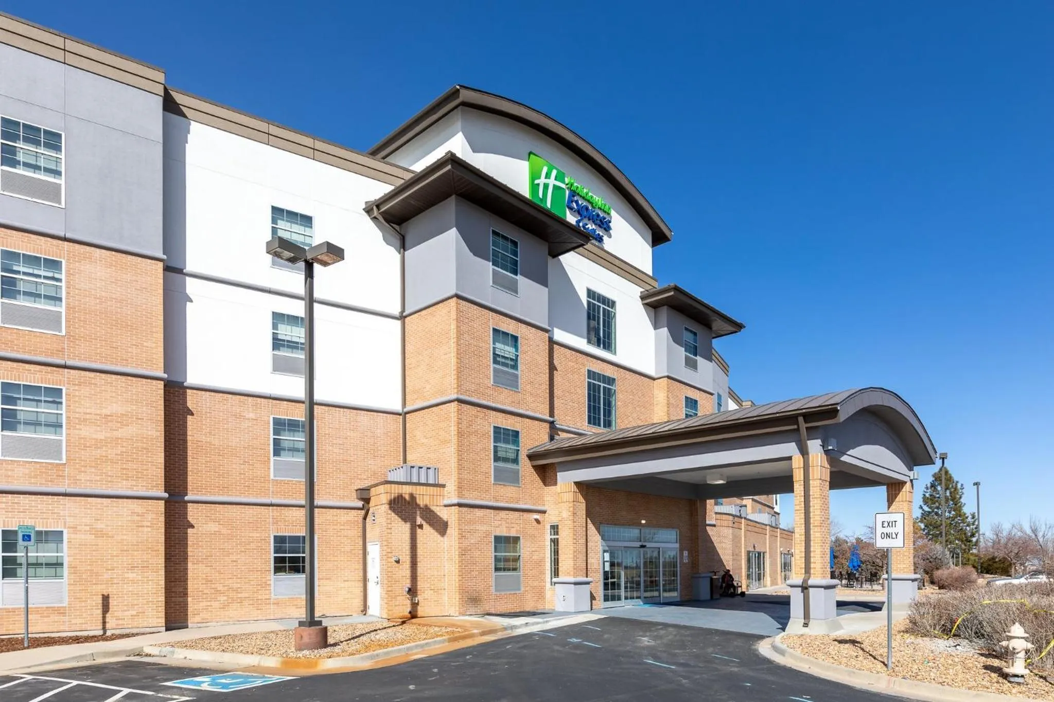 Property building in Holiday Inn Express & Suites Englewood - Denver South by IHG