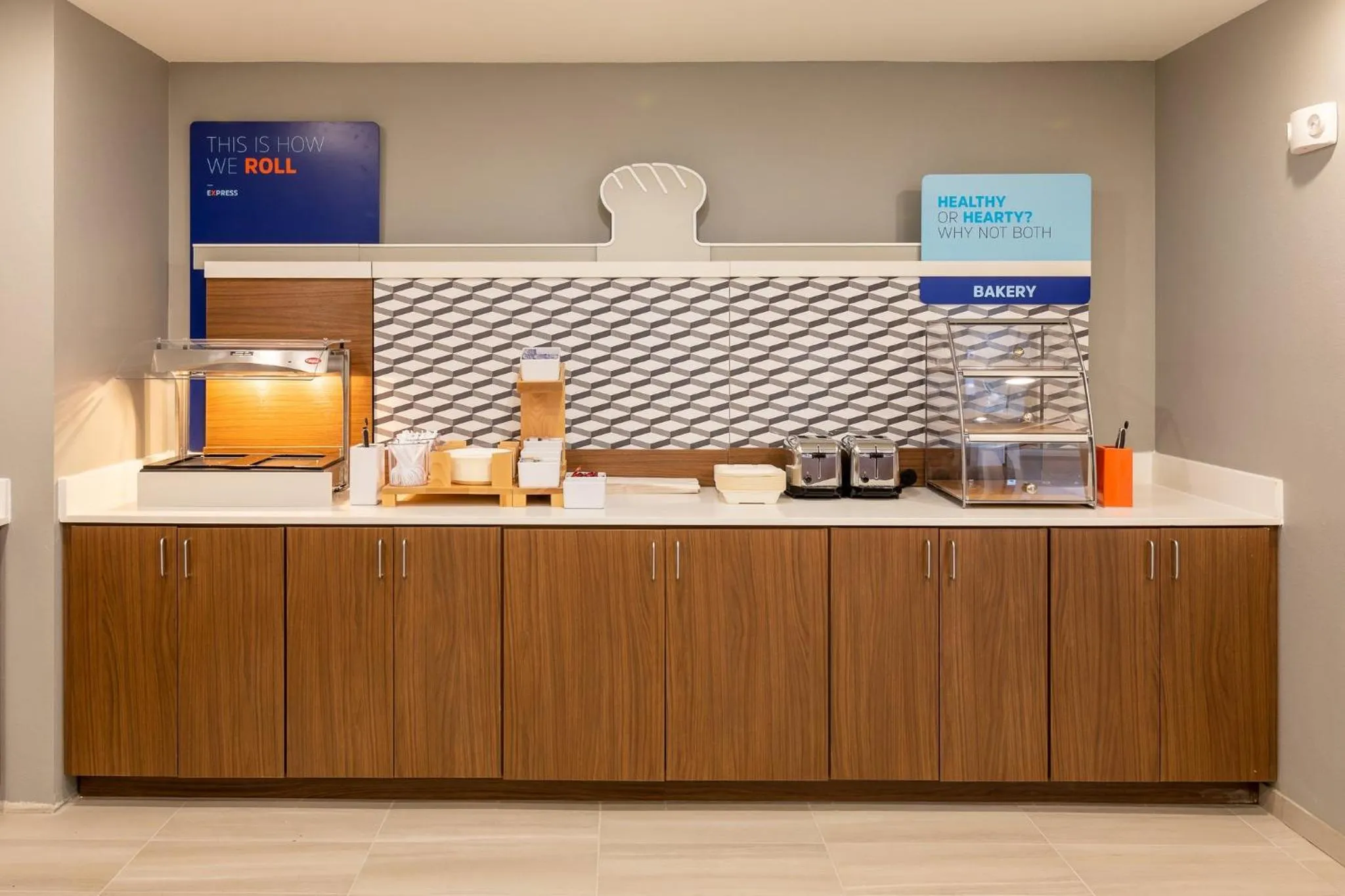 Breakfast in Holiday Inn Express & Suites Englewood - Denver South by IHG