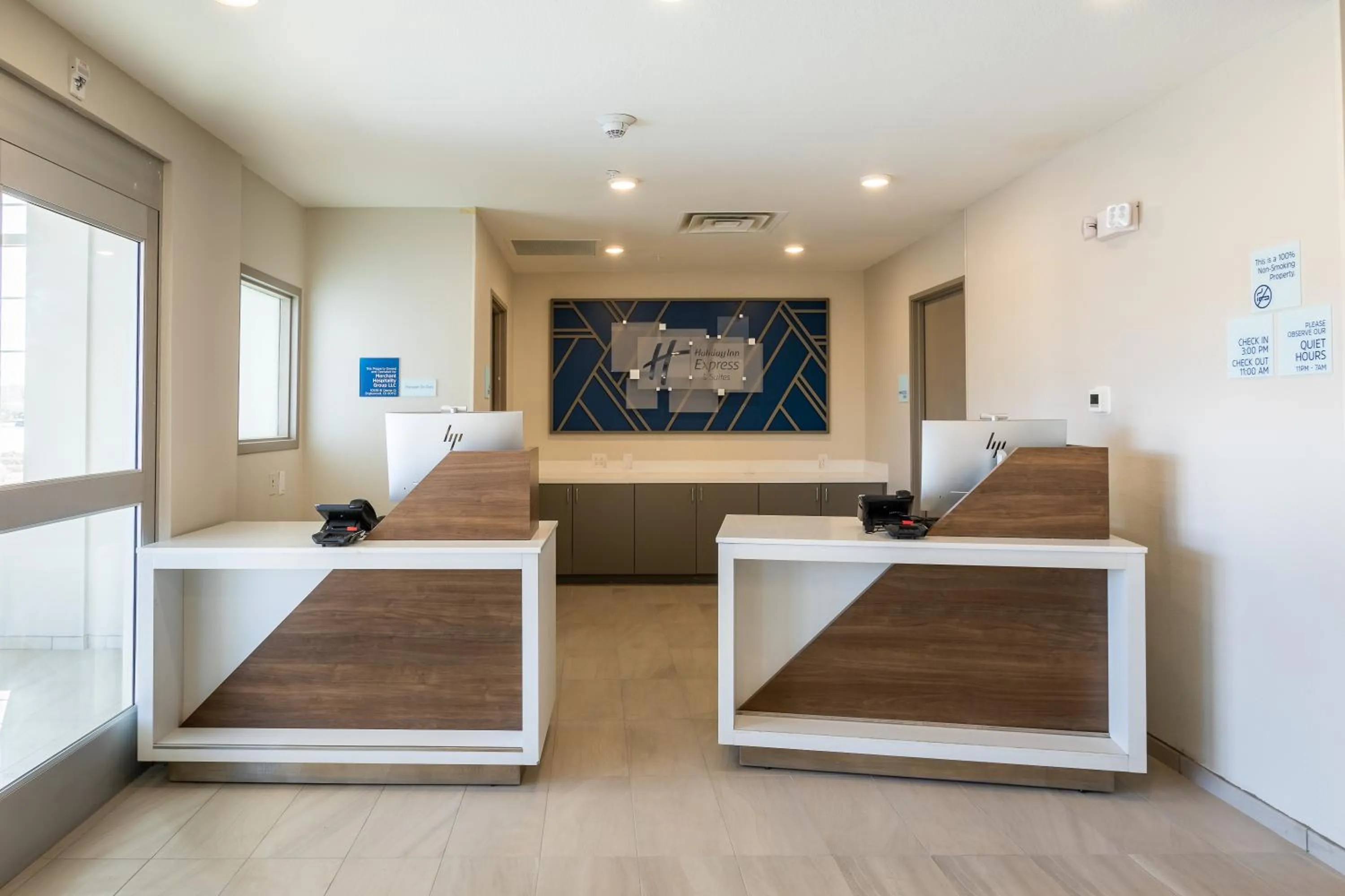Lobby or reception, Bed in Holiday Inn Express & Suites Englewood - Denver South by IHG