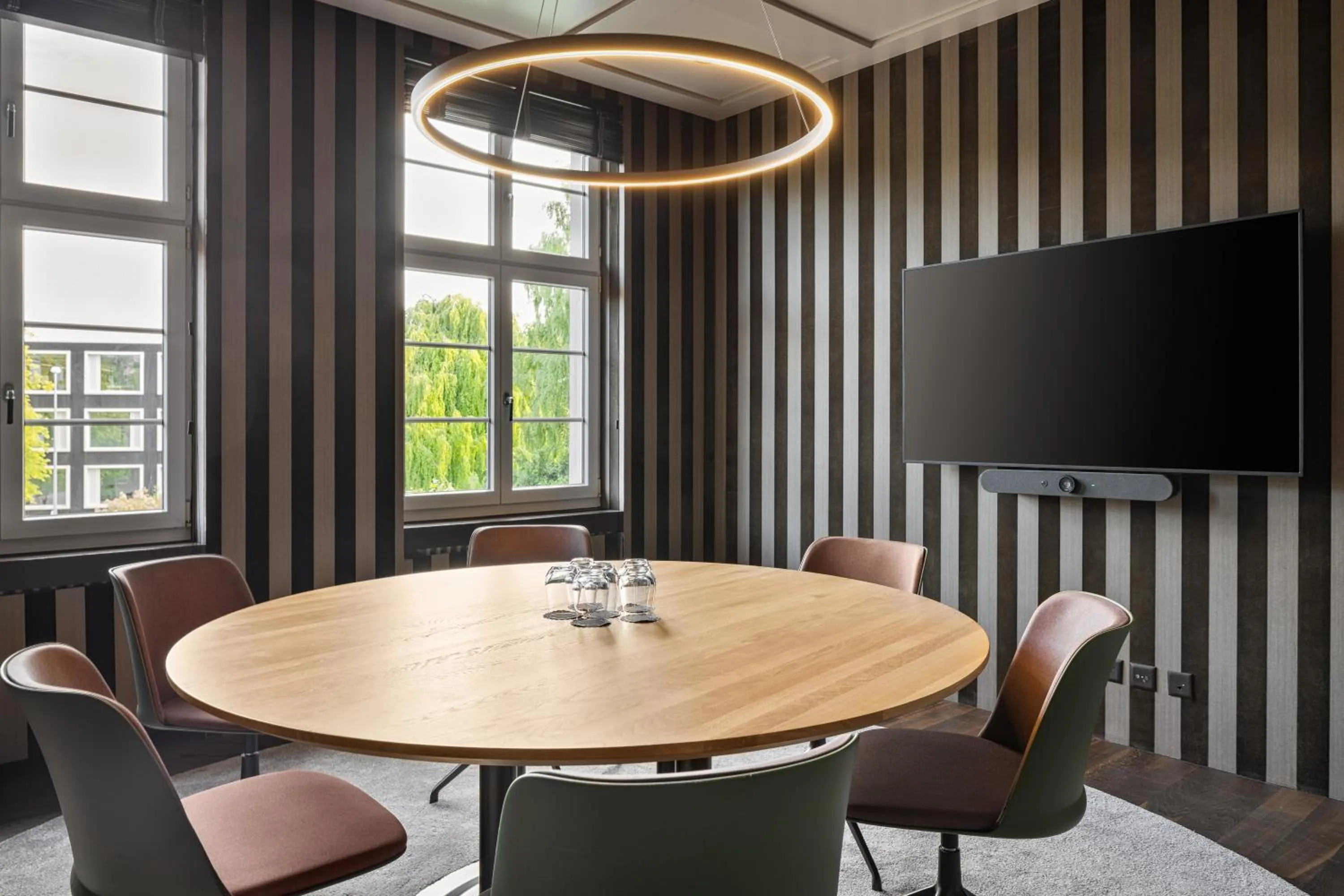 TV and multimedia in b-smart hotel Widnau