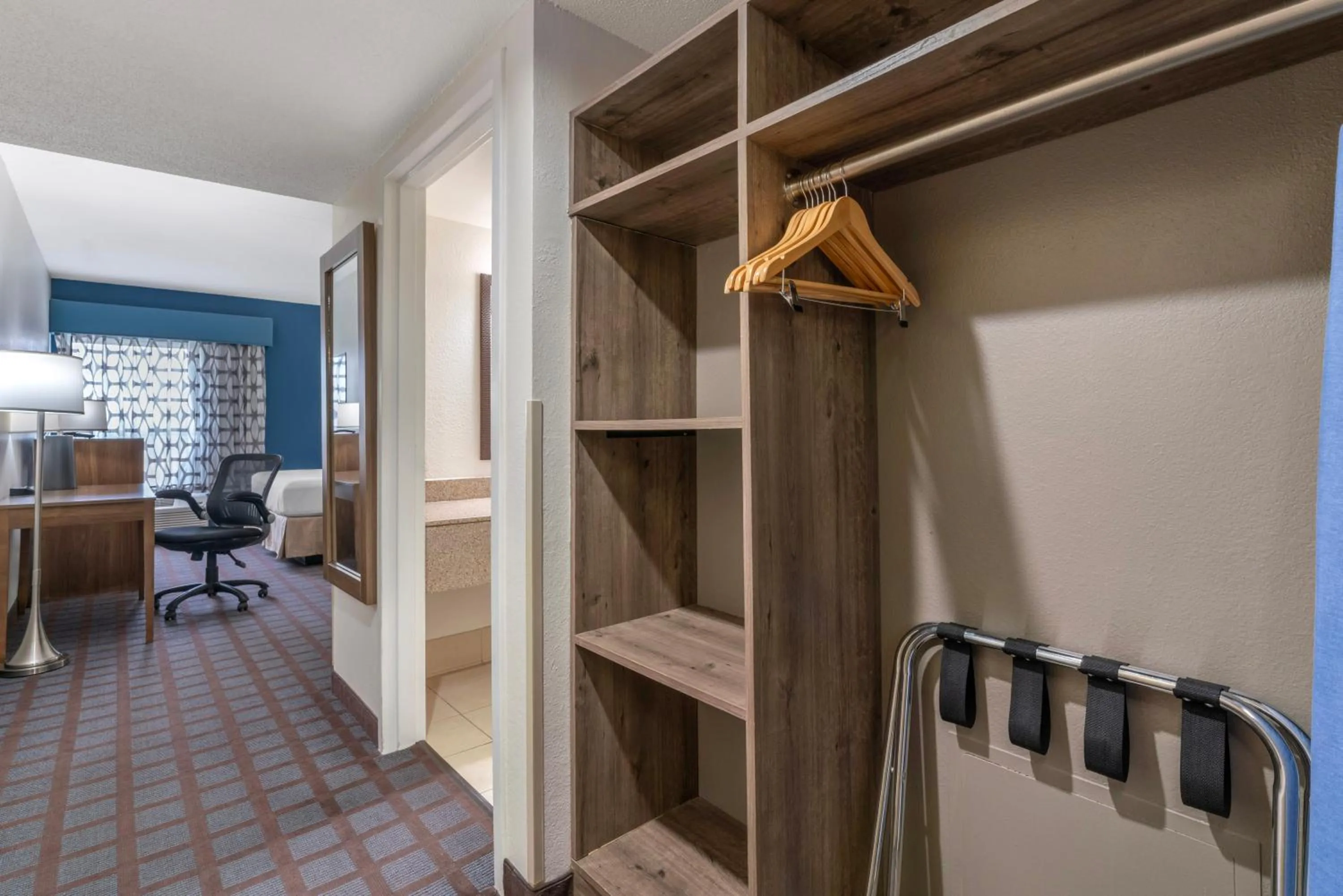 wardrobe in Best Western Fishers Indianapolis Area