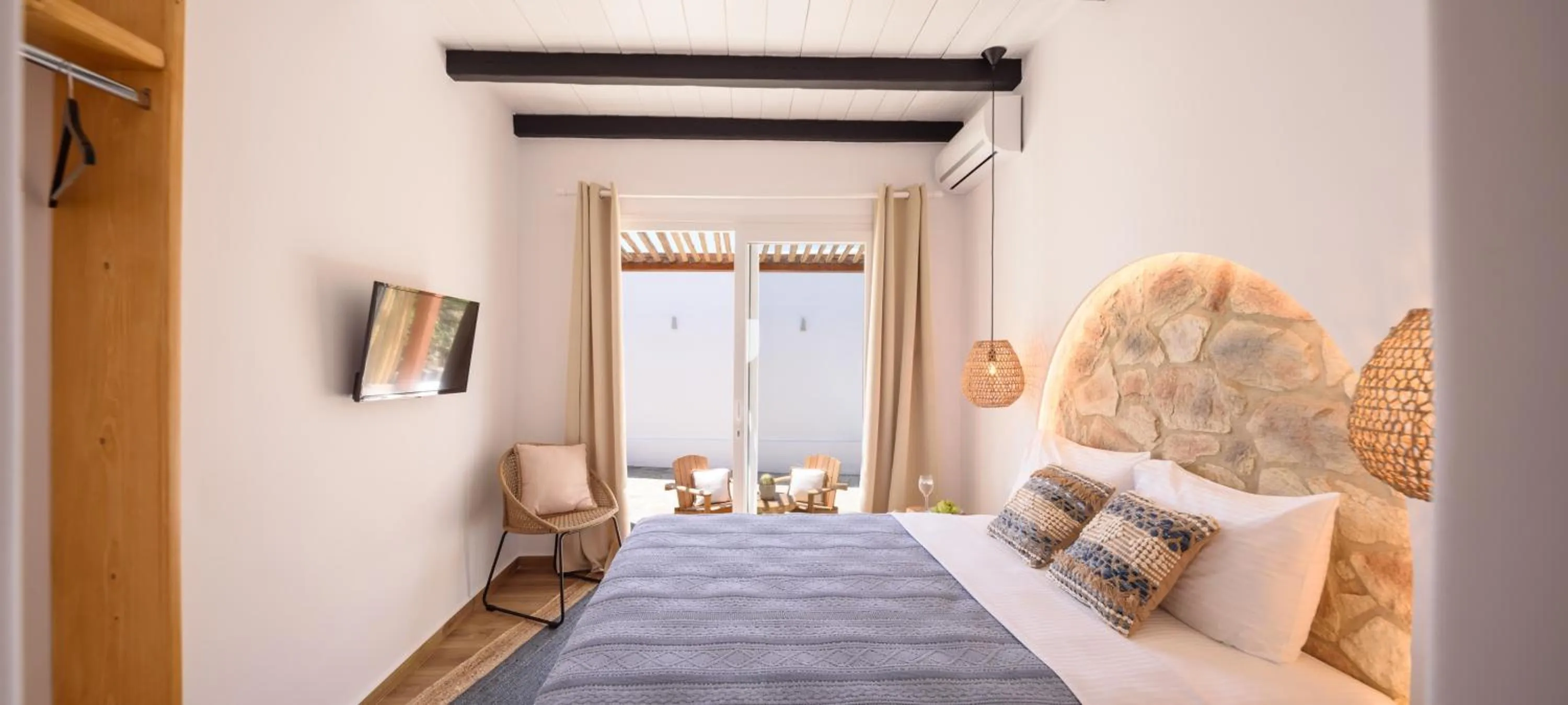 View (from property/room), Bed in Olive Mykonos Villas