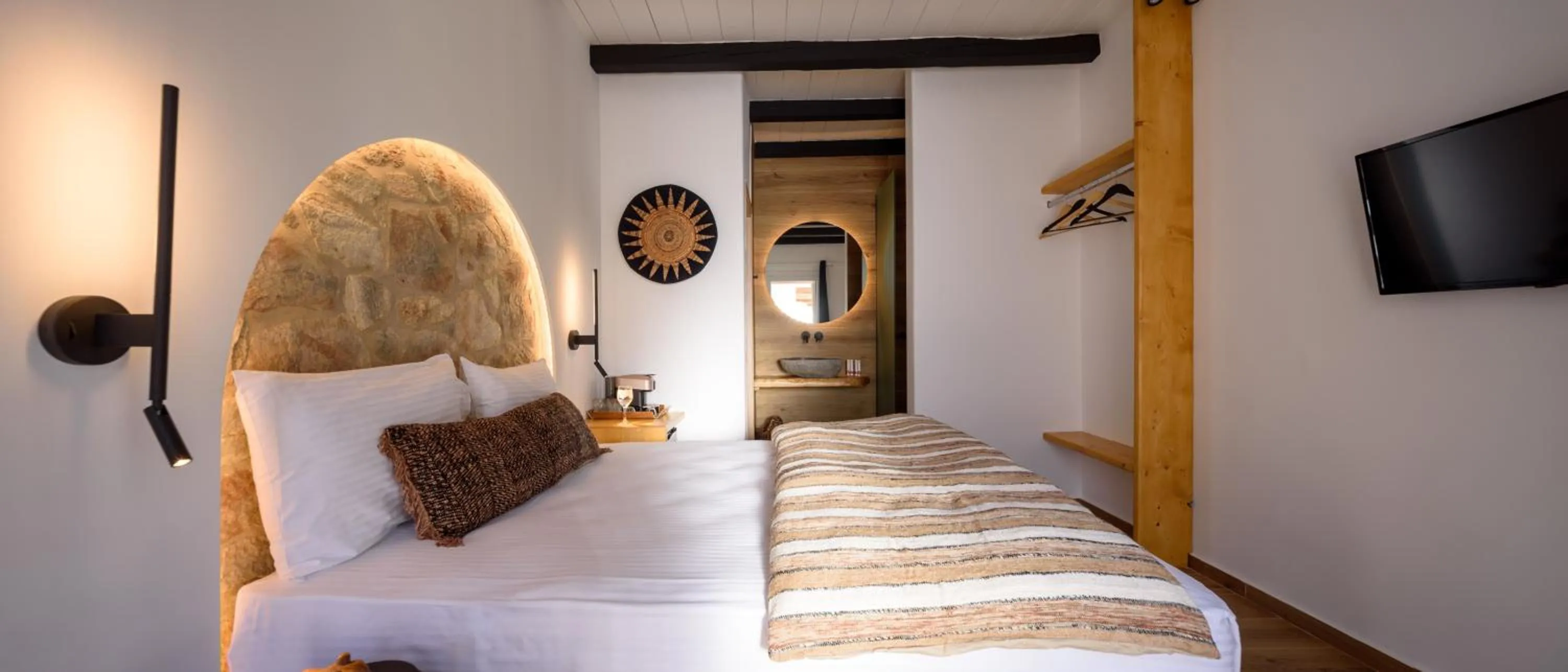 Photo of the whole room, Bed in Olive Mykonos Villas
