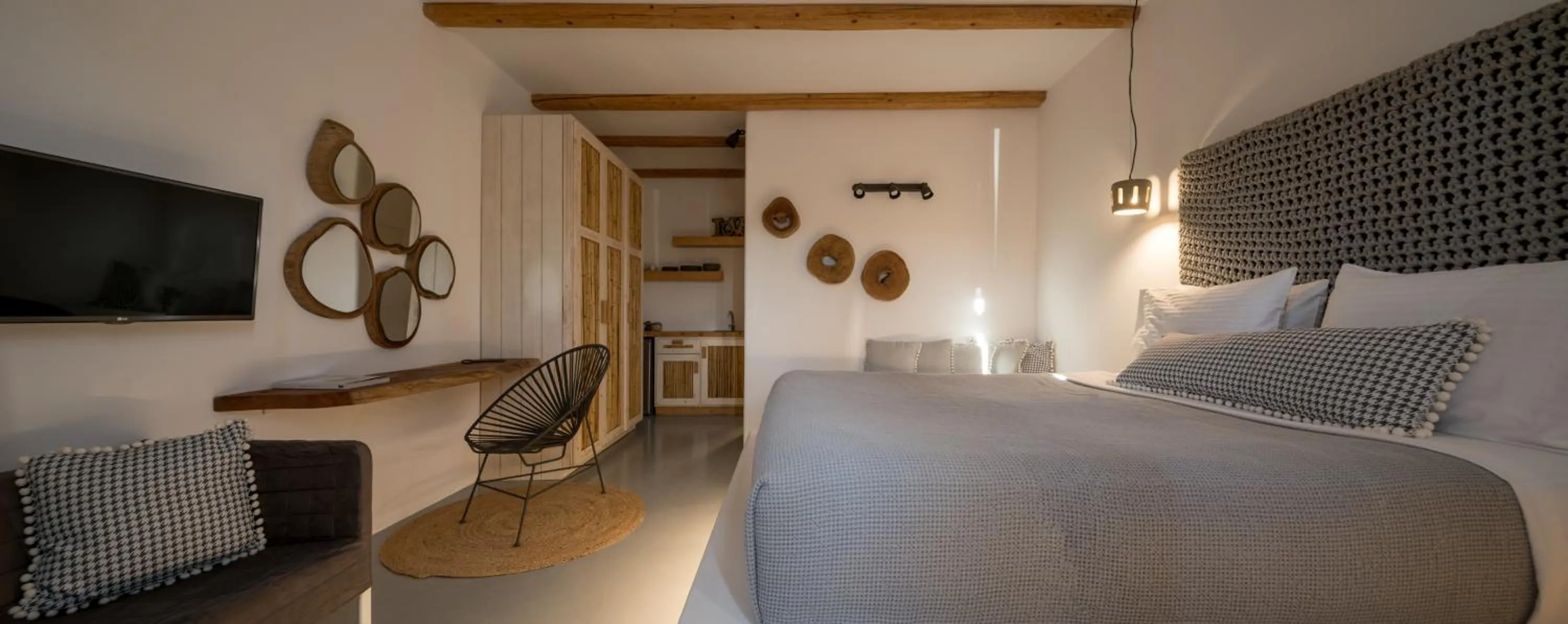 Photo of the whole room, Bed in Olive Mykonos Villas