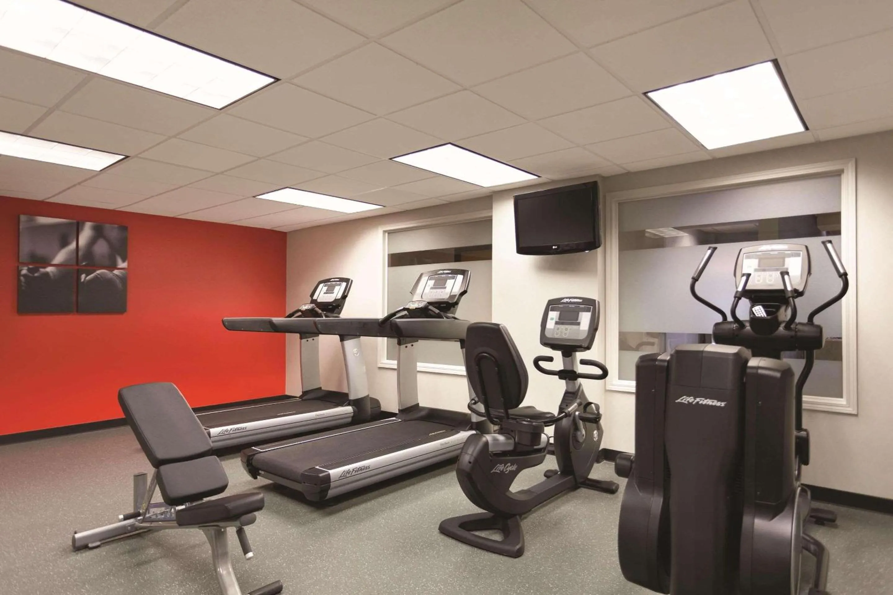 Fitness centre/facilities in Pace Hotel Addison
