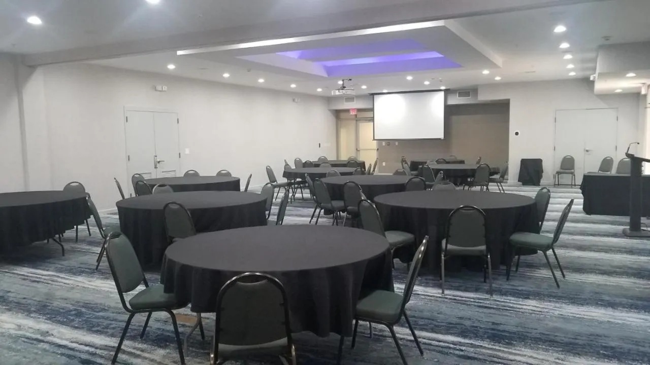Business facilities in Pace Hotel Addison