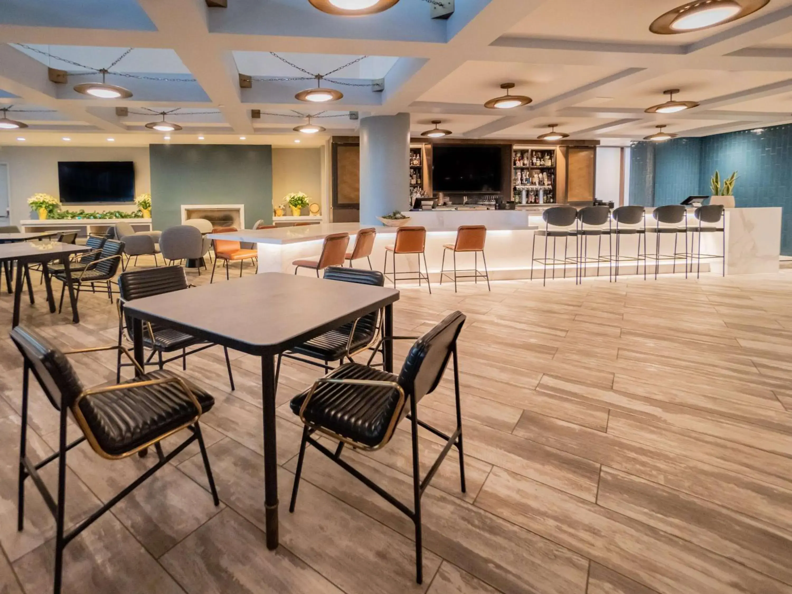 Restaurant/places to eat in Hyatt Regency Long Beach Restaurant/places to eat in Hyatt Regency Long Beach