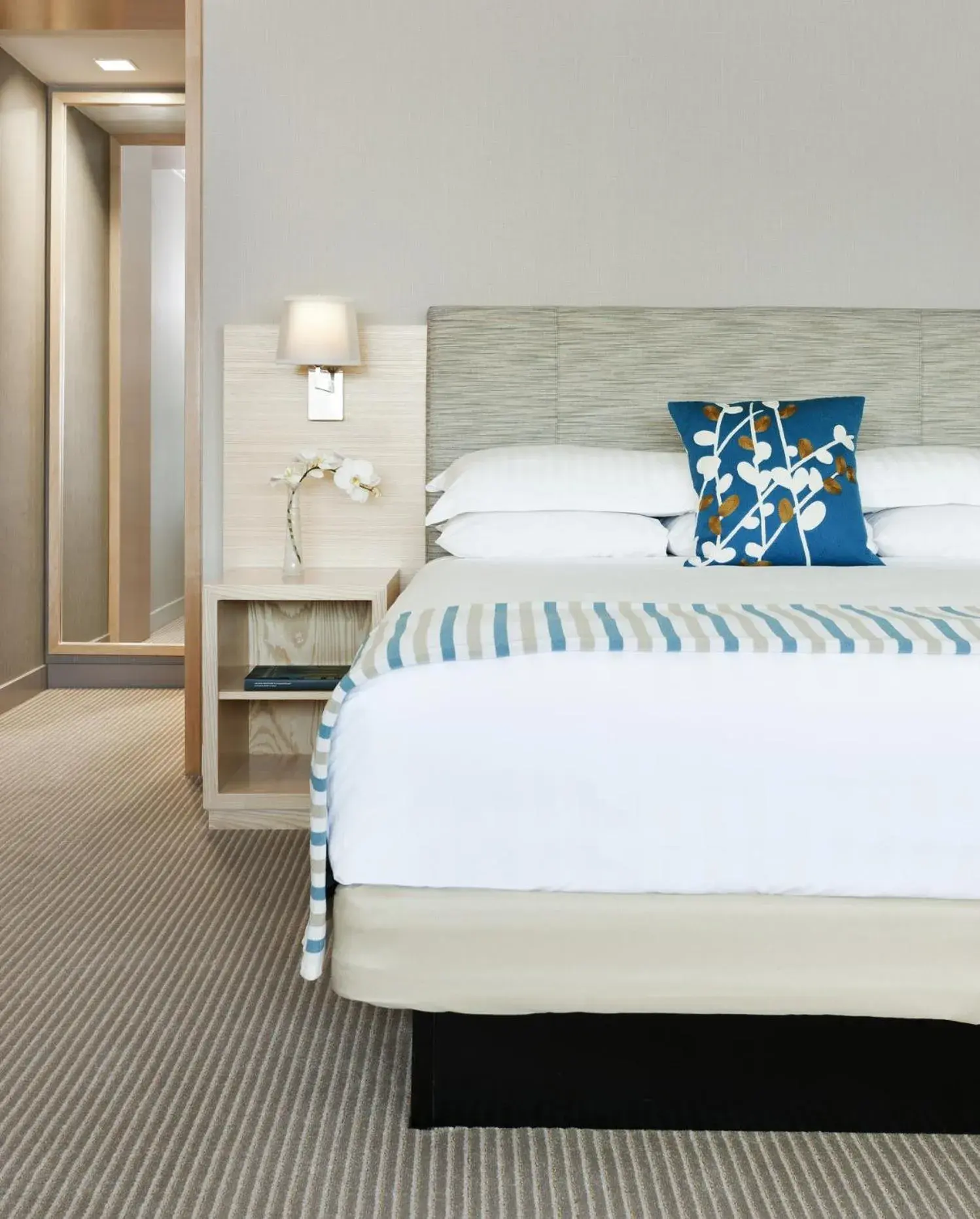 Bed in Hyatt Regency Long Beach Bed in Hyatt Regency Long Beach