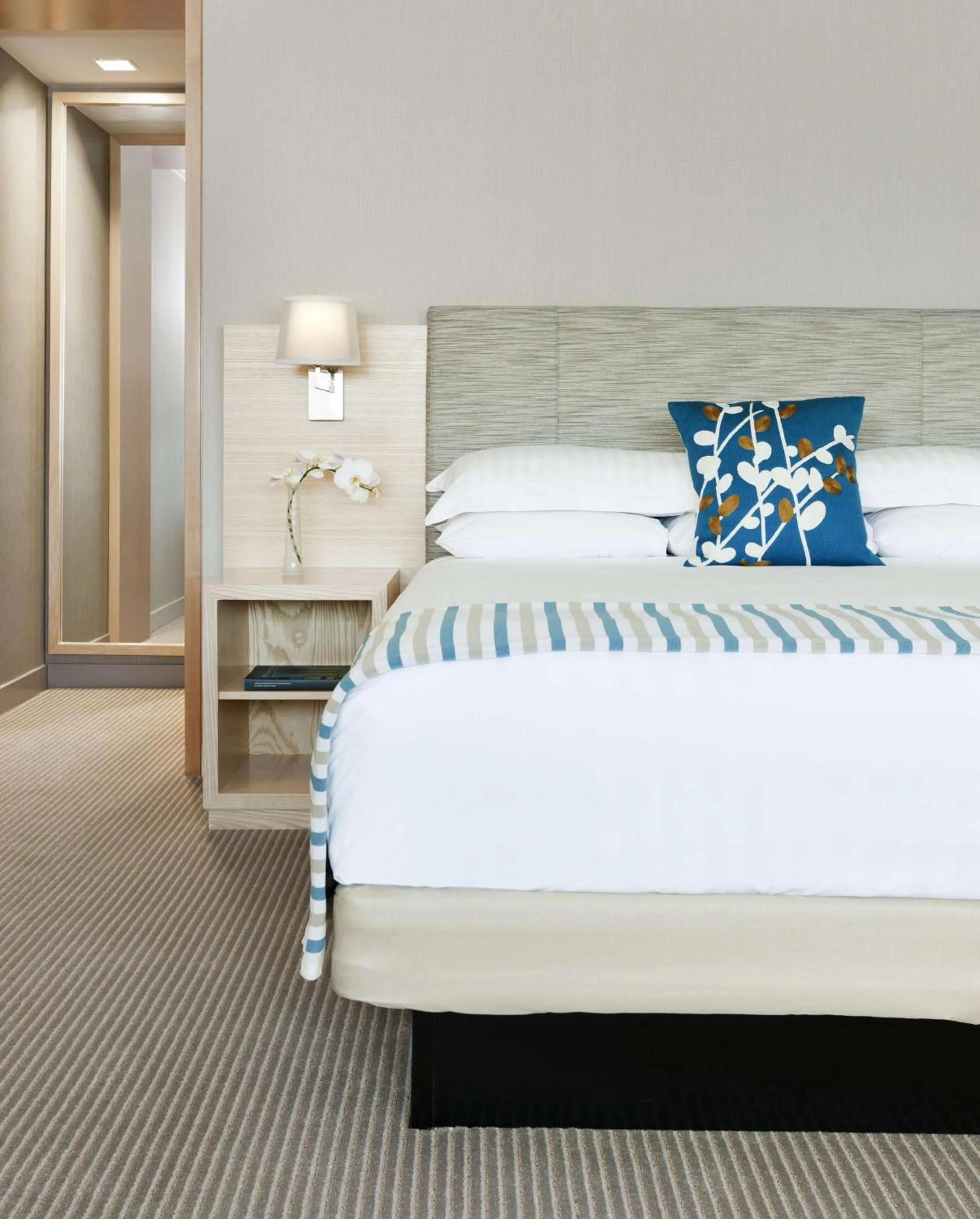 Bedroom, Bed in Hyatt Regency Long Beach