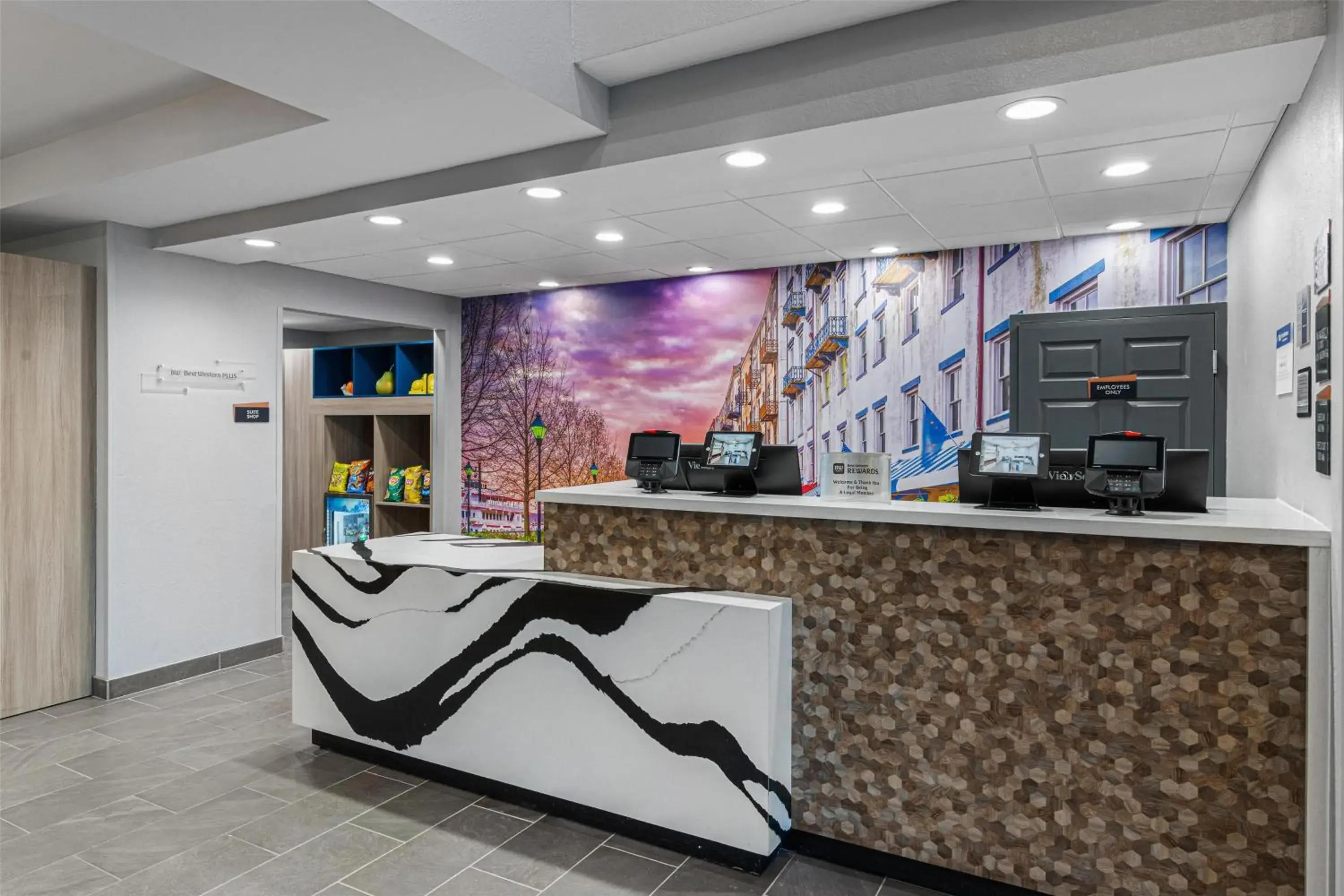 Lobby or reception in Best Western Plus Savannah Gateway Lobby or reception in Best Western Plus Savannah Gateway