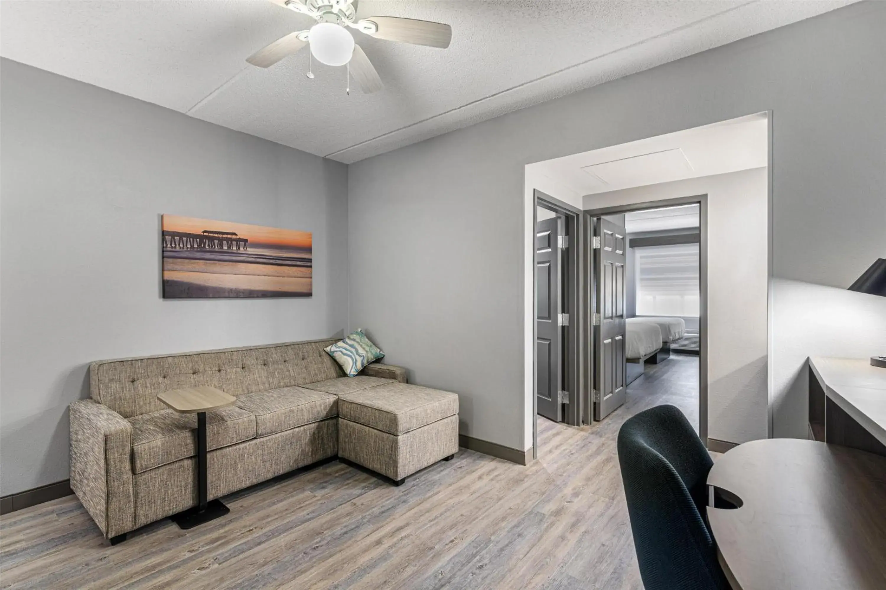 Living room in Best Western Plus Savannah Gateway Living room in Best Western Plus Savannah Gateway