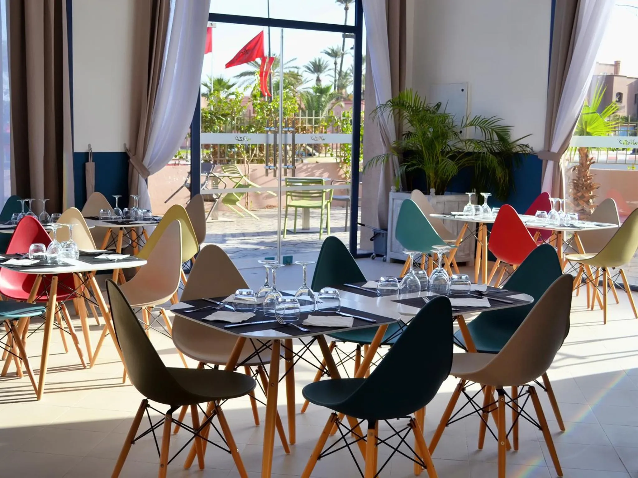 Restaurant/places to eat in Wazo Hotel