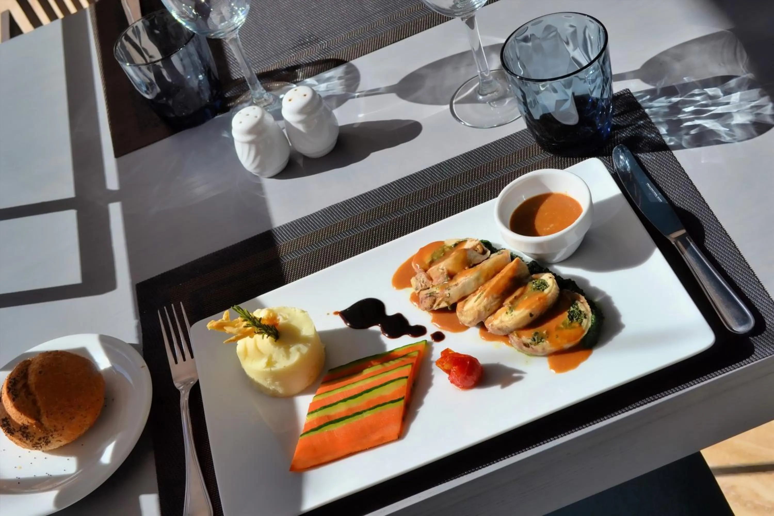 Restaurant/places to eat in Wazo Hotel