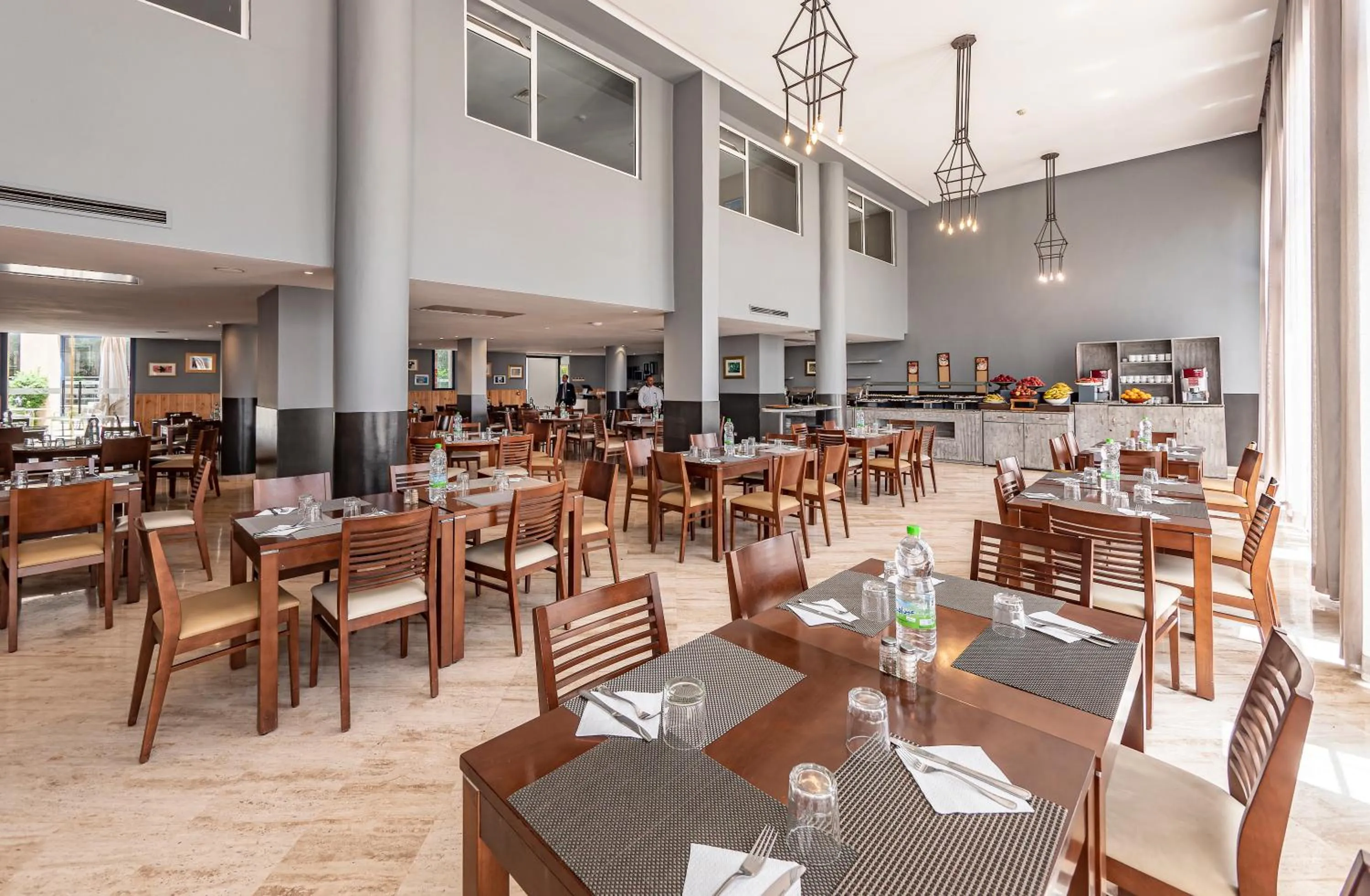 Restaurant/places to eat in Wazo Hotel