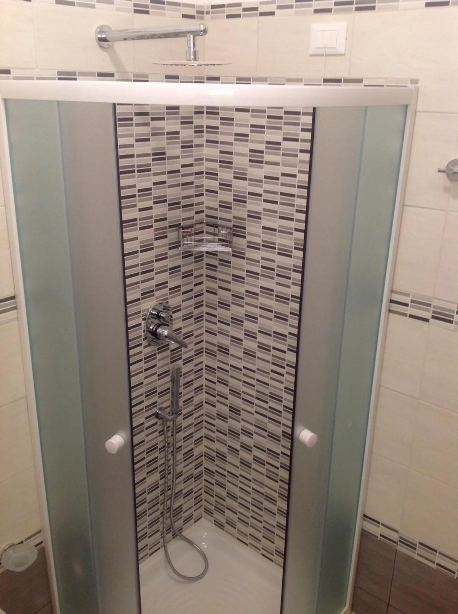 Shower in La Terrazzina sul tramonto