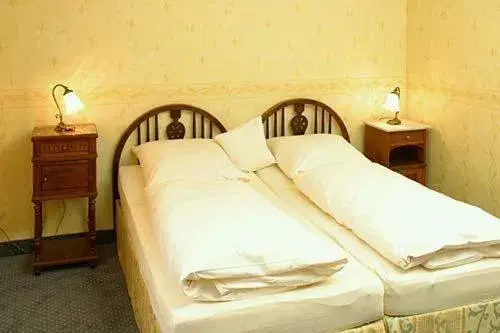Double Room with French Bed - single occupancy in Hotel Buchenhof Double Room with French Bed - single occupancy in Hotel Buchenhof