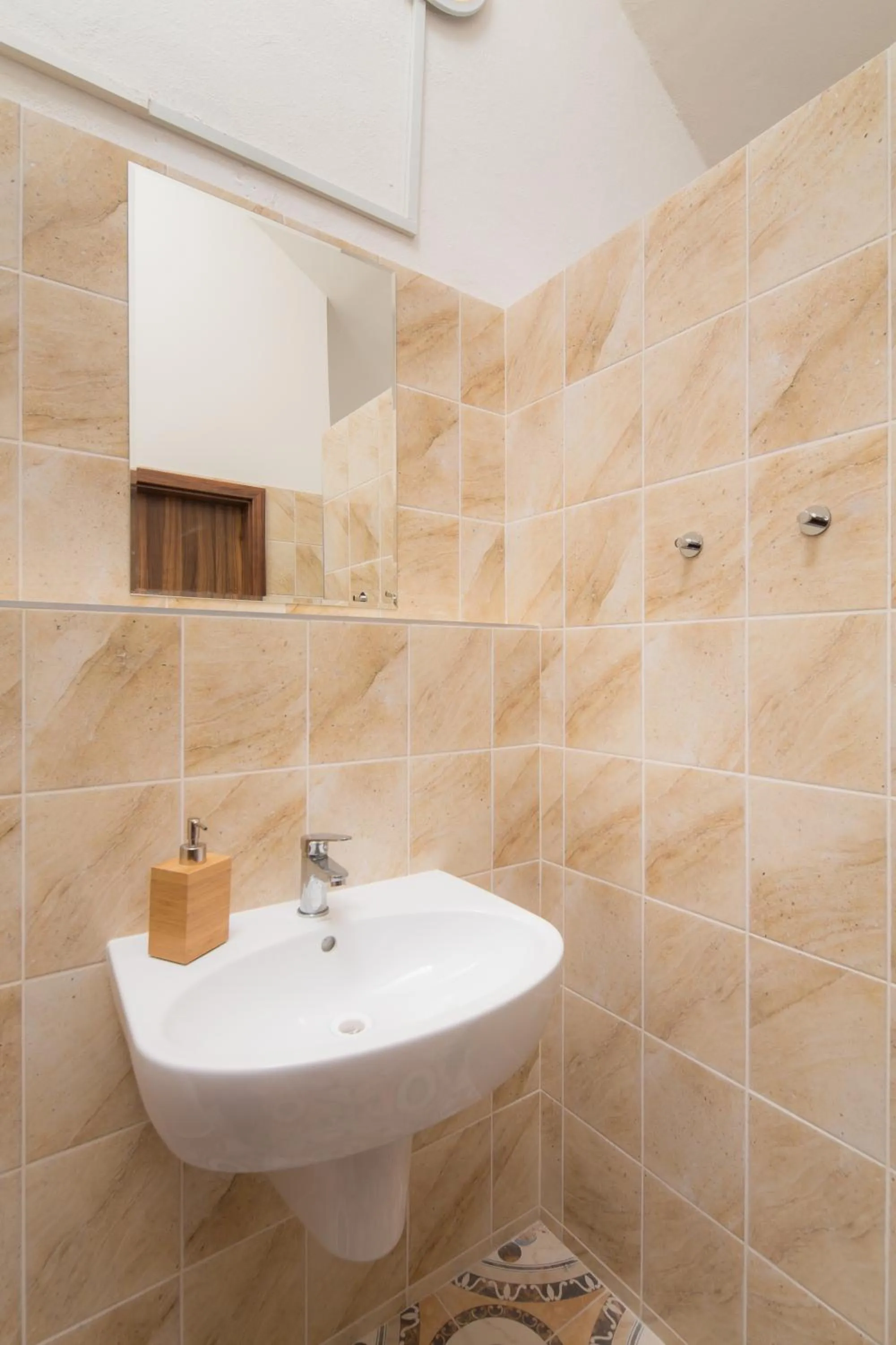 Bathroom in Easy Housing