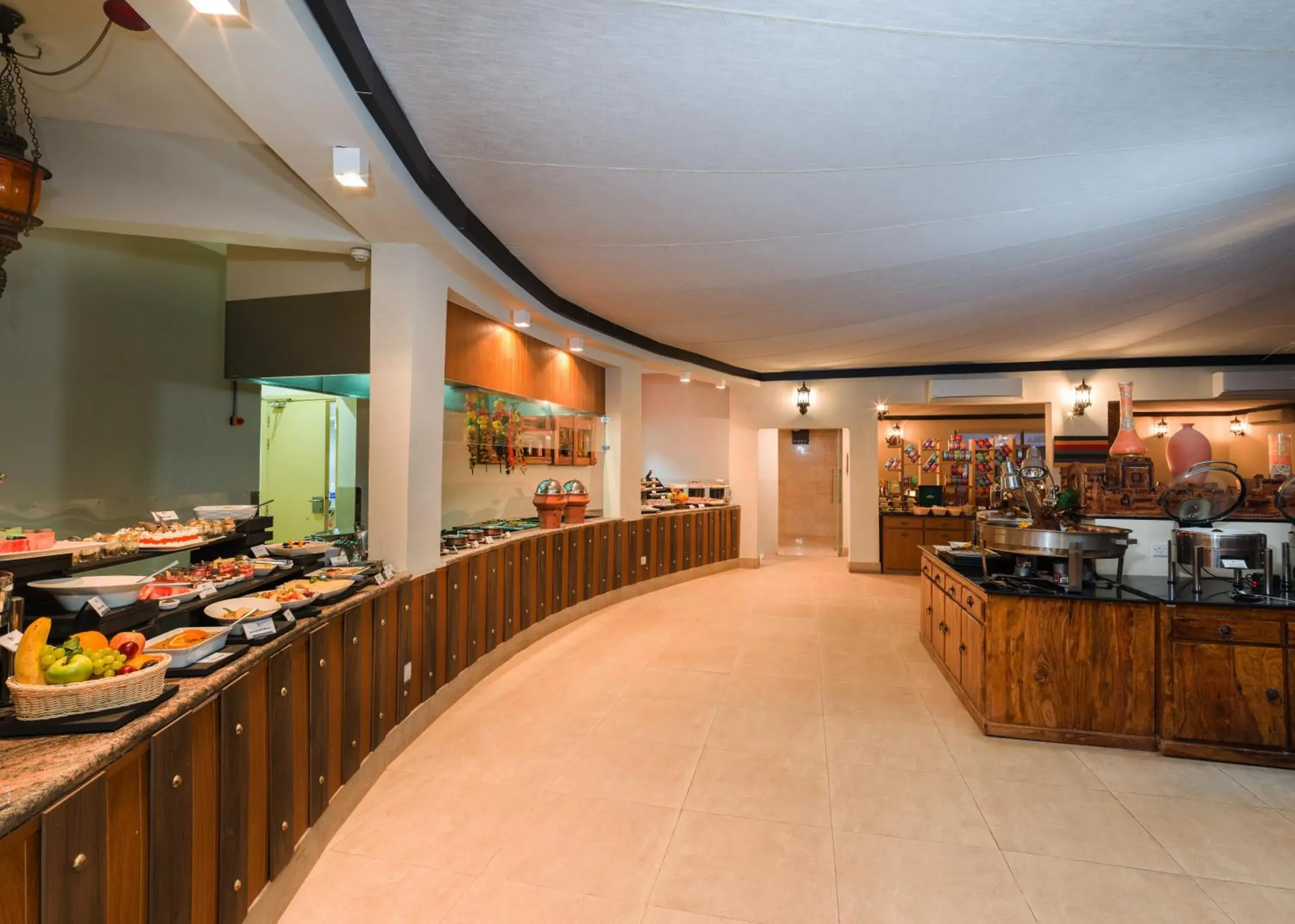 Restaurant/places to eat in Desert Nights Resort Restaurant/places to eat in Desert Nights Resort