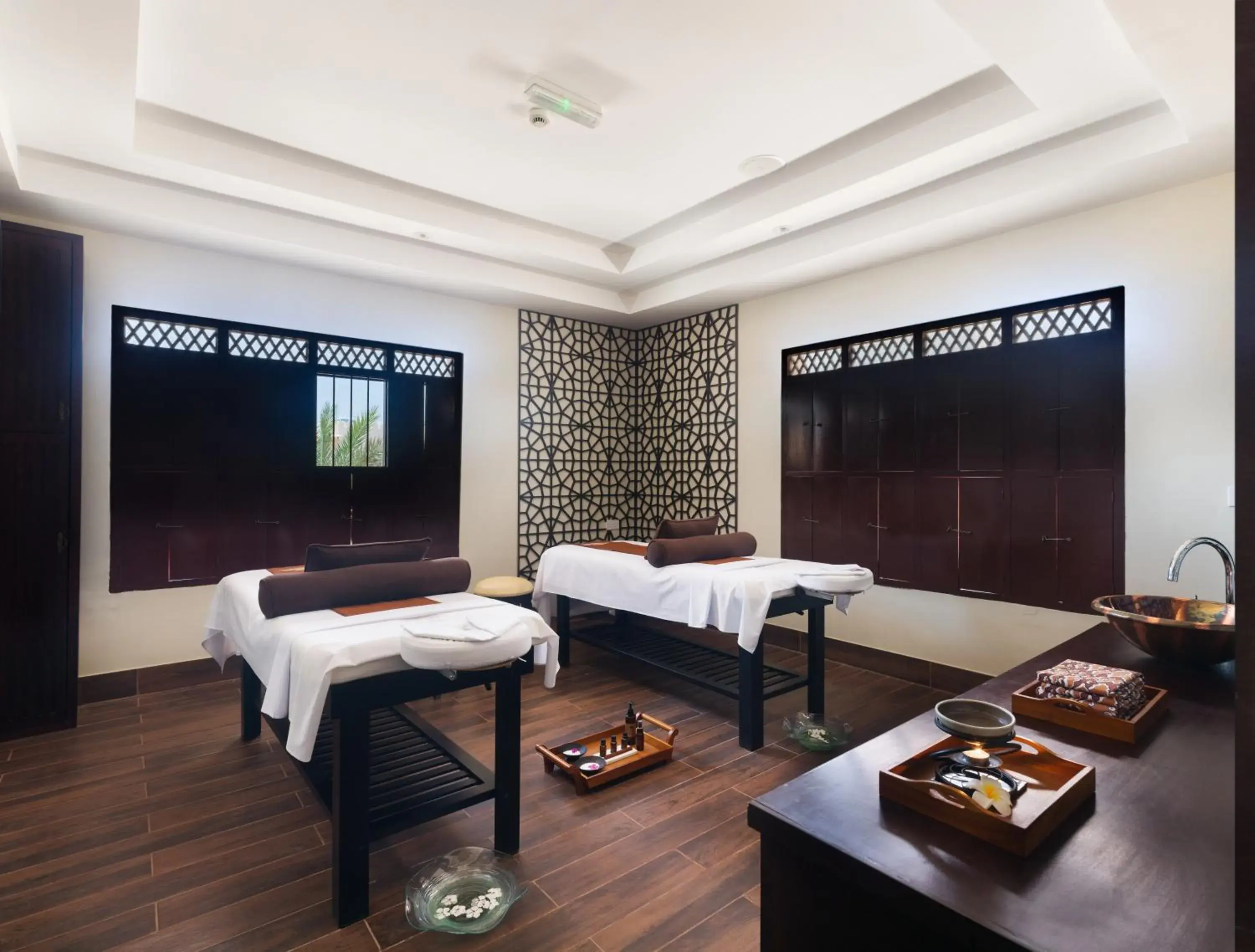 Massage, Bed in Desert Nights Resort Massage, Bed in Desert Nights Resort