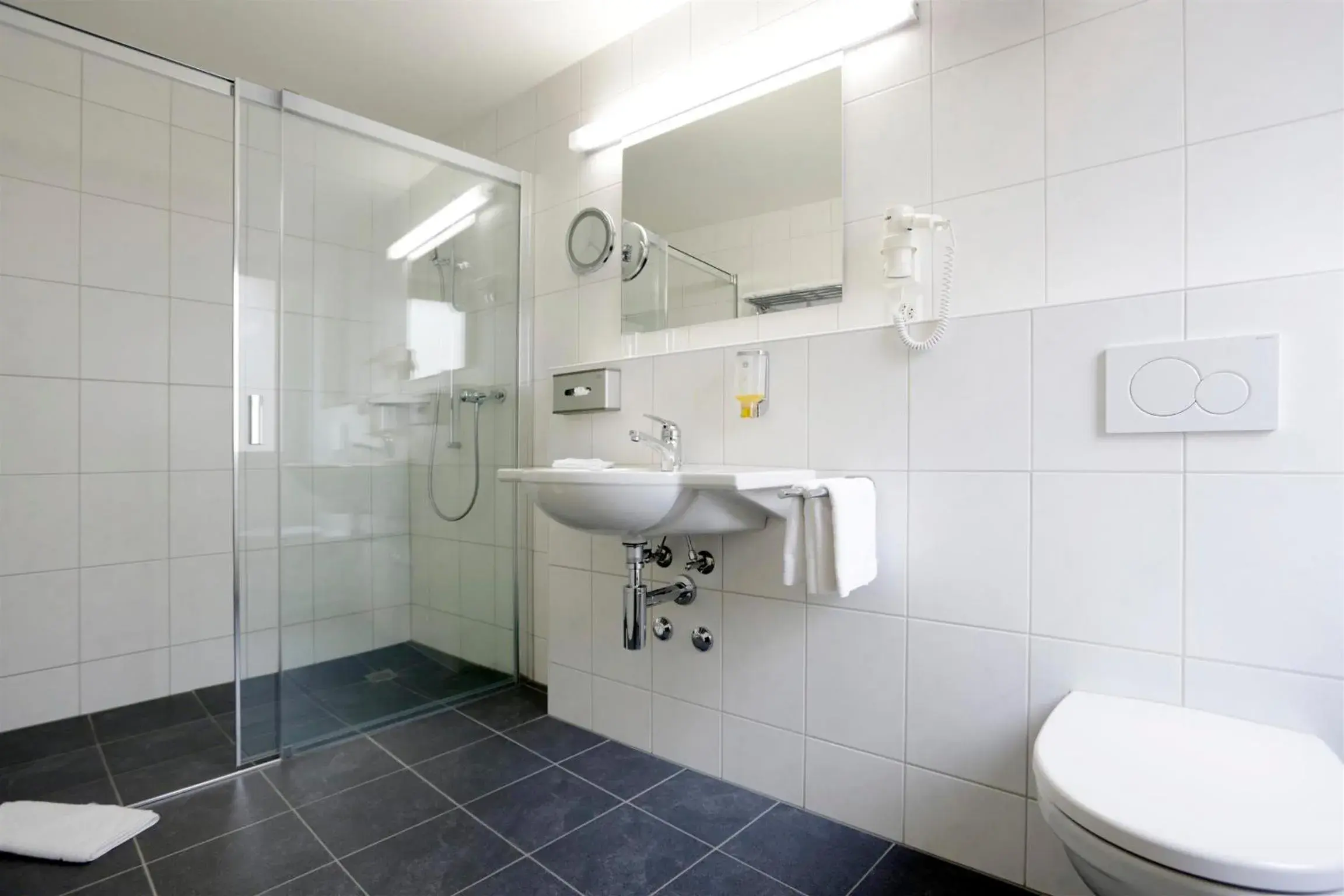 Suite with Twin Beds in Best Western Plus Hotel Bahnhof Suite with Twin Beds in Best Western Plus Hotel Bahnhof