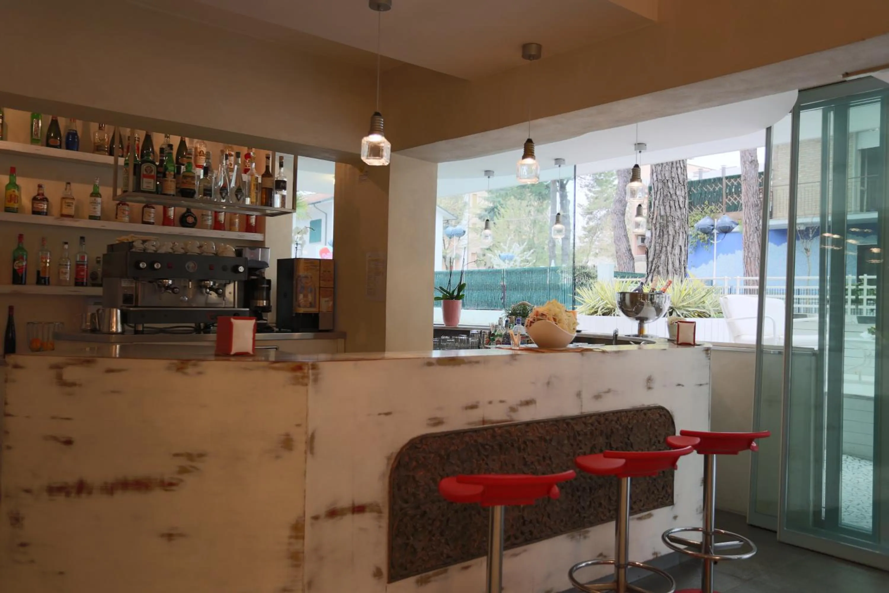 Lounge or bar in Hotel Caribia Pinarella