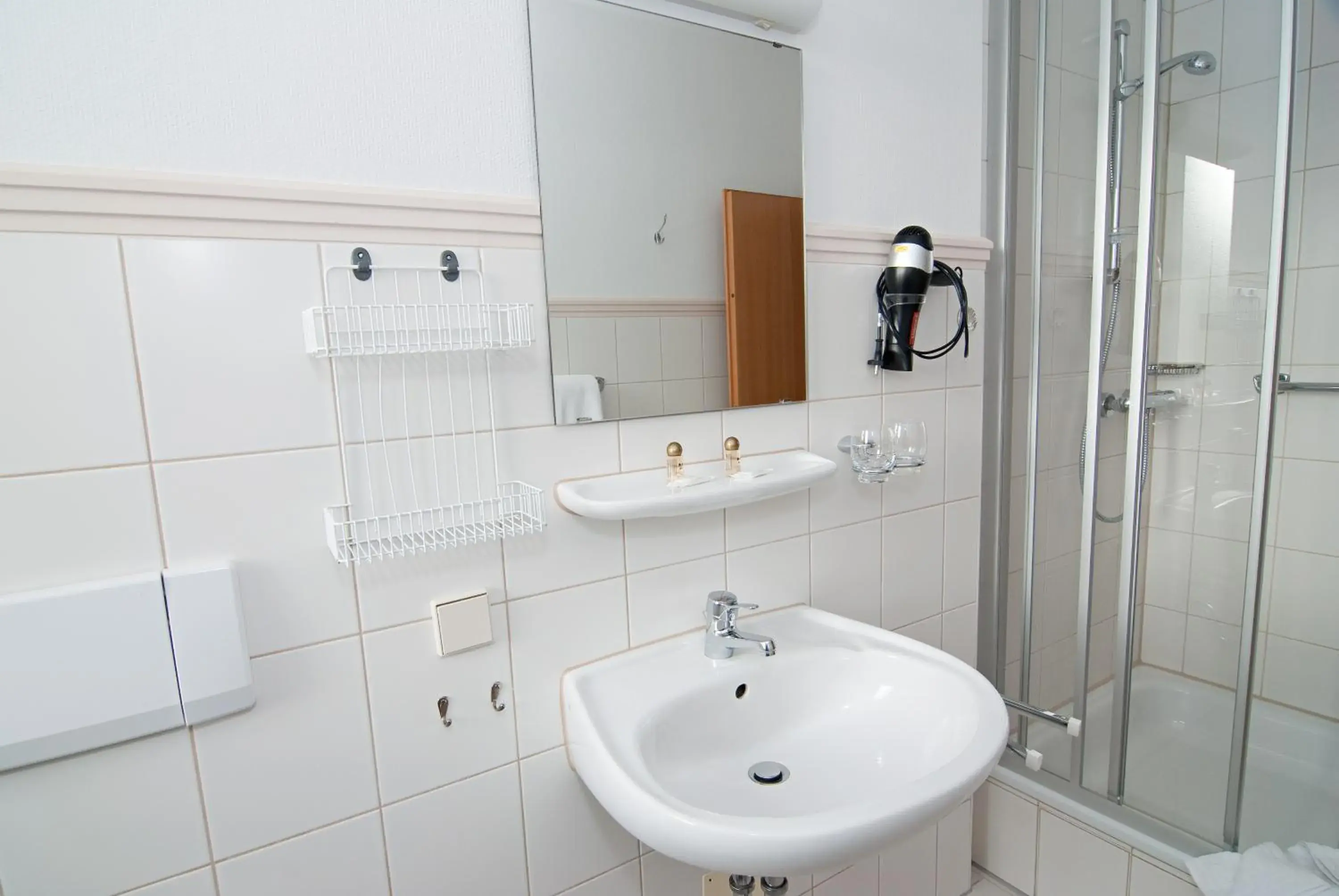 Shower, Bathroom in Vitalhotel Weisse Elster