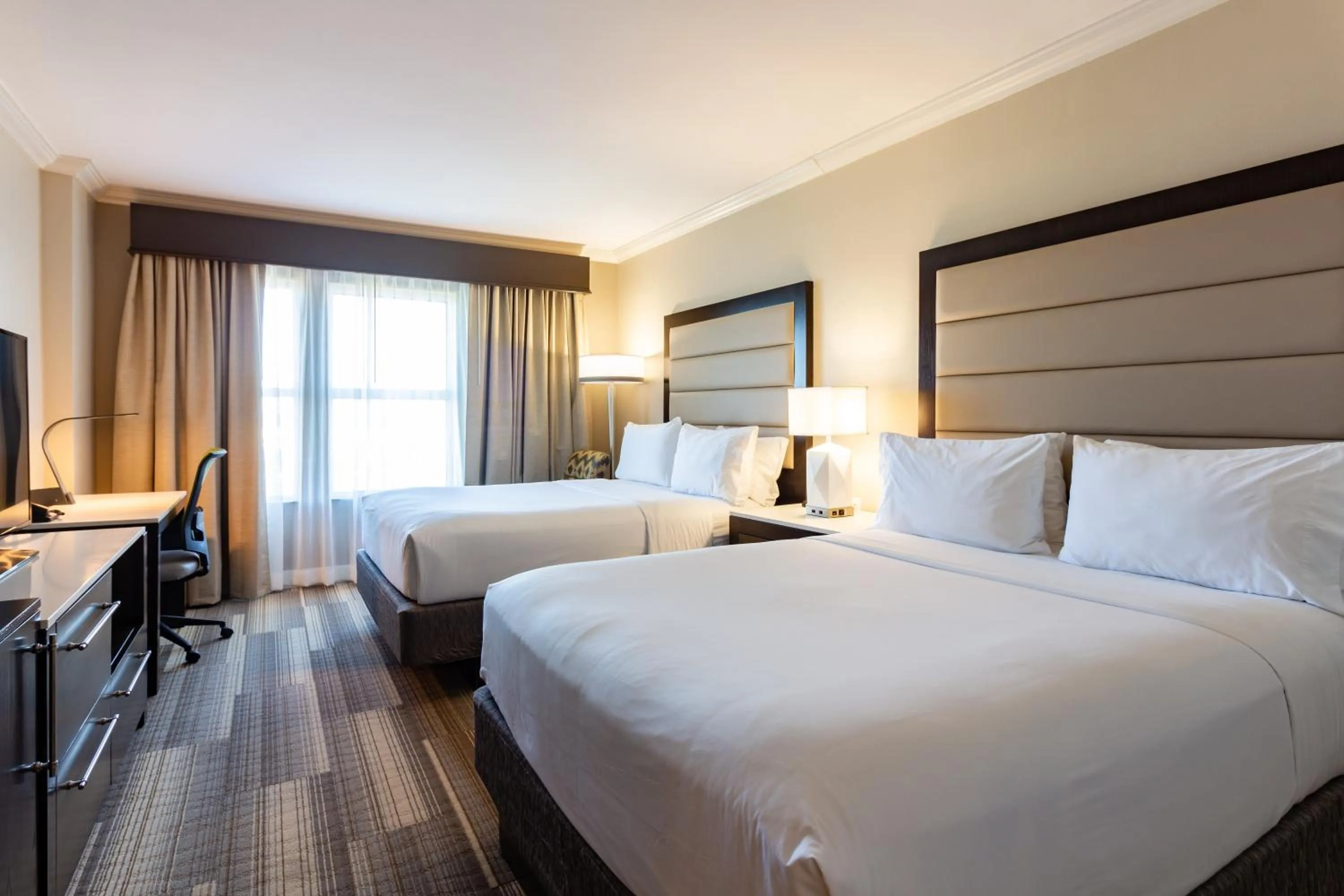 Photo of the whole room, Bed in Holiday Inn Express Savannah - Historic District