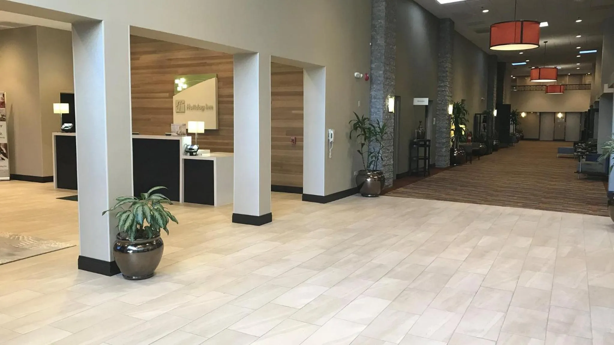 Property building in Holiday Inn & Suites Chicago-Carol Stream Wheaton by IHG