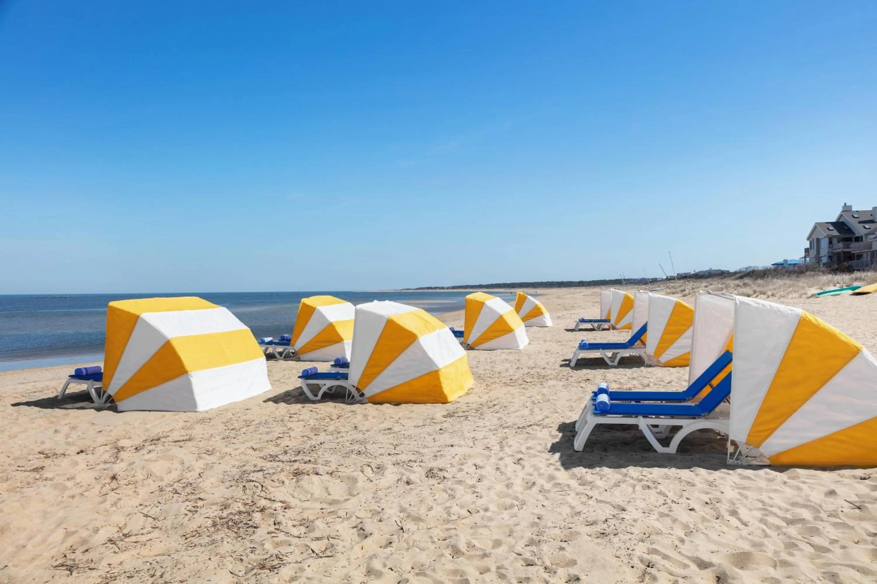 Beach in Delta Hotels by Marriott™ Virginia Beach Waterfront Suites