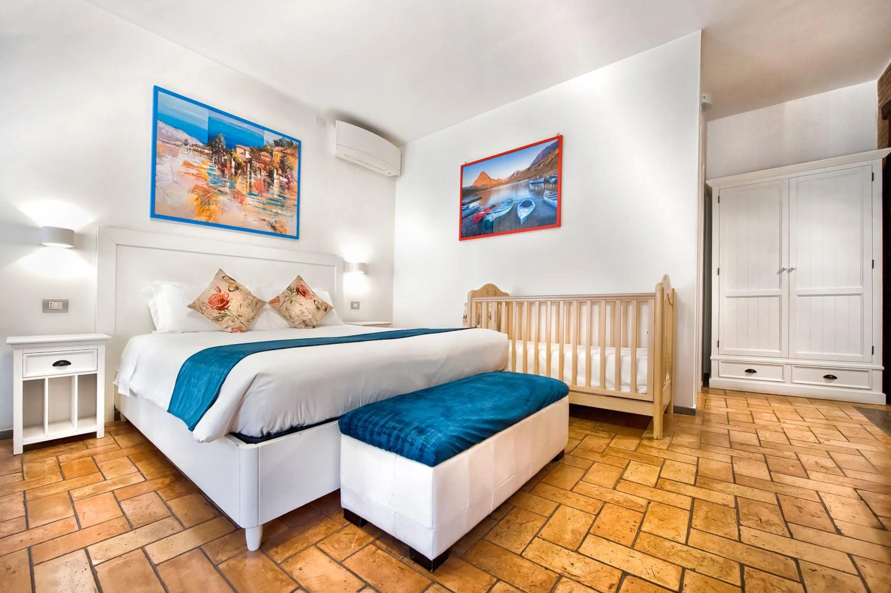 Bedroom, Bed in Atlantis Inn Castelgandolfo