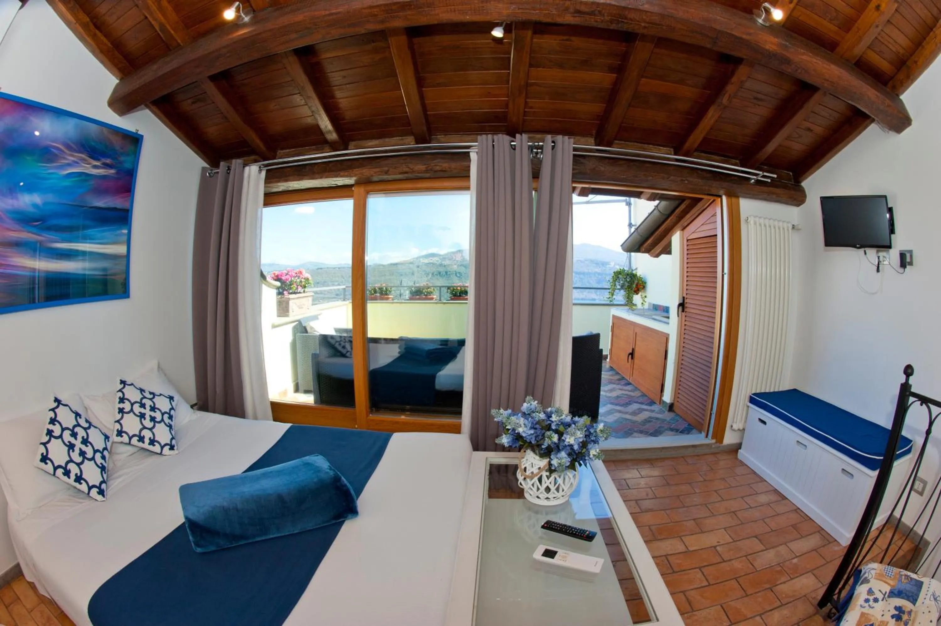 Bed in Atlantis Inn Castelgandolfo