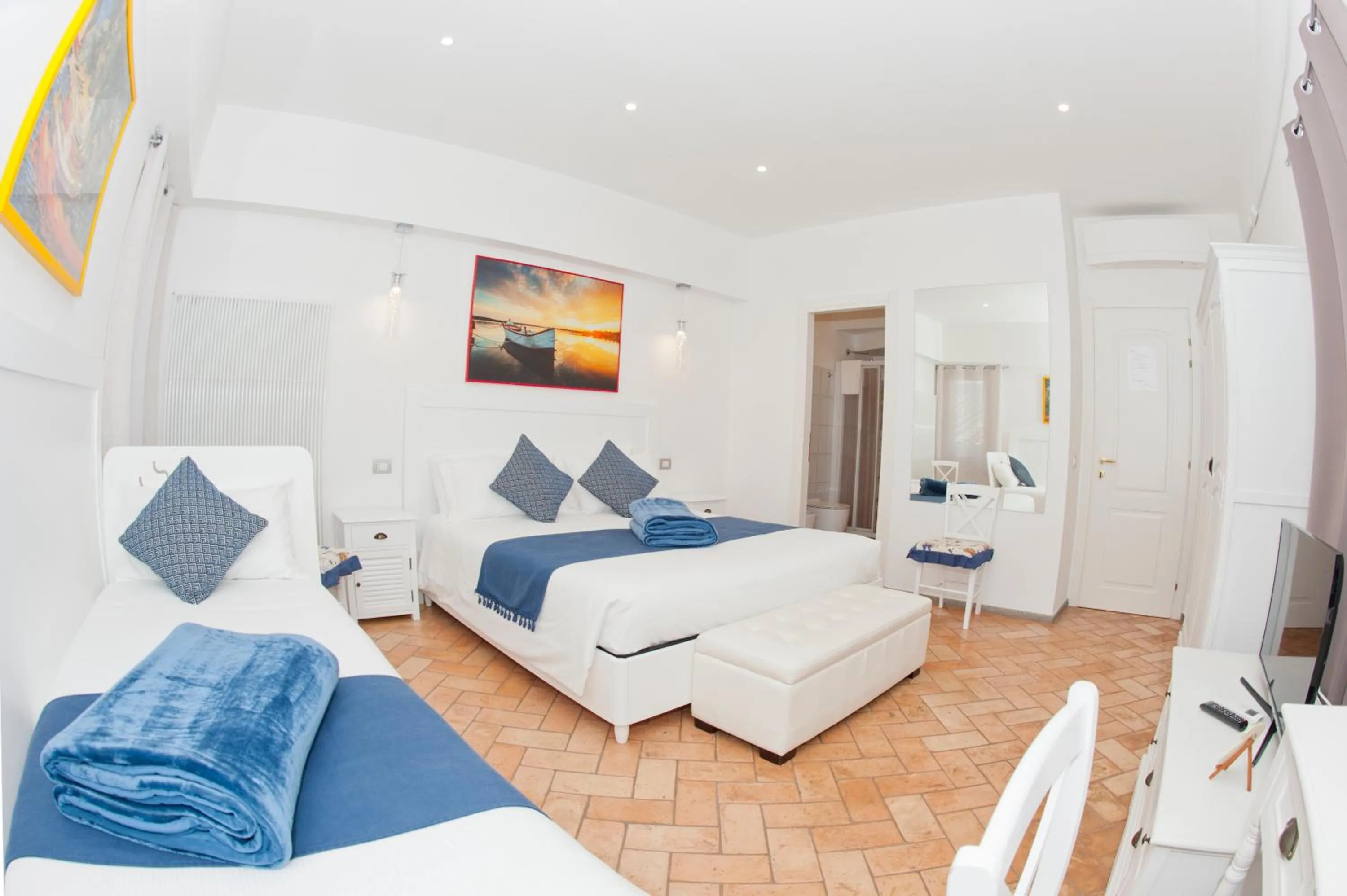 Bedroom, Bed in Atlantis Inn Castelgandolfo