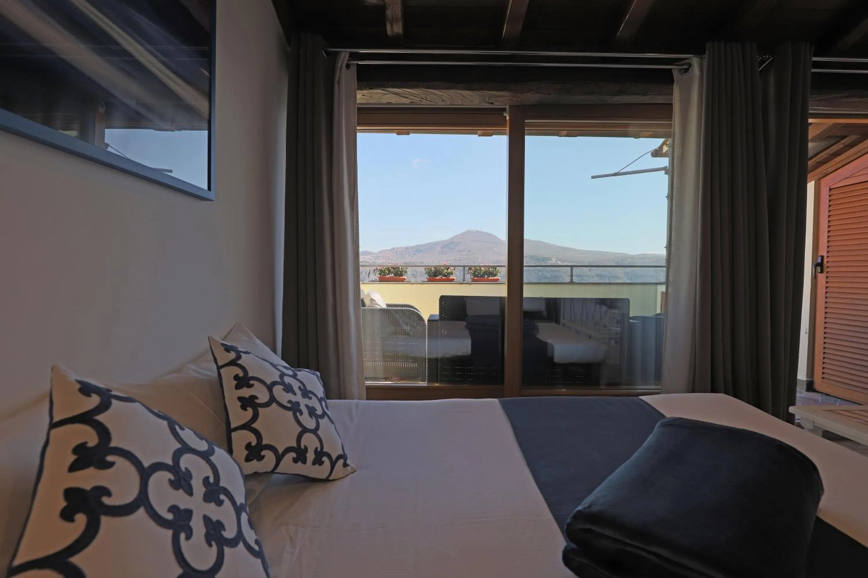 Bed in Atlantis Inn Castelgandolfo