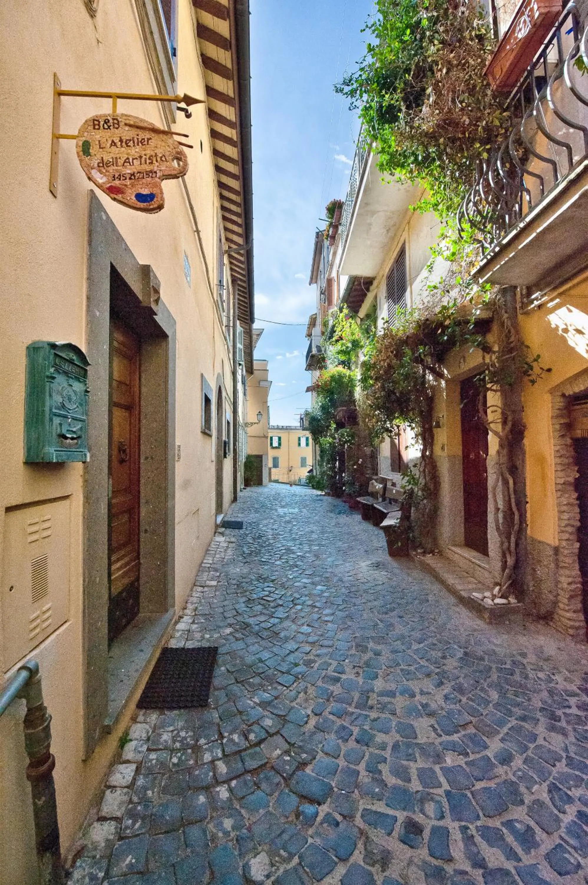 Property building in Atlantis Inn Castelgandolfo