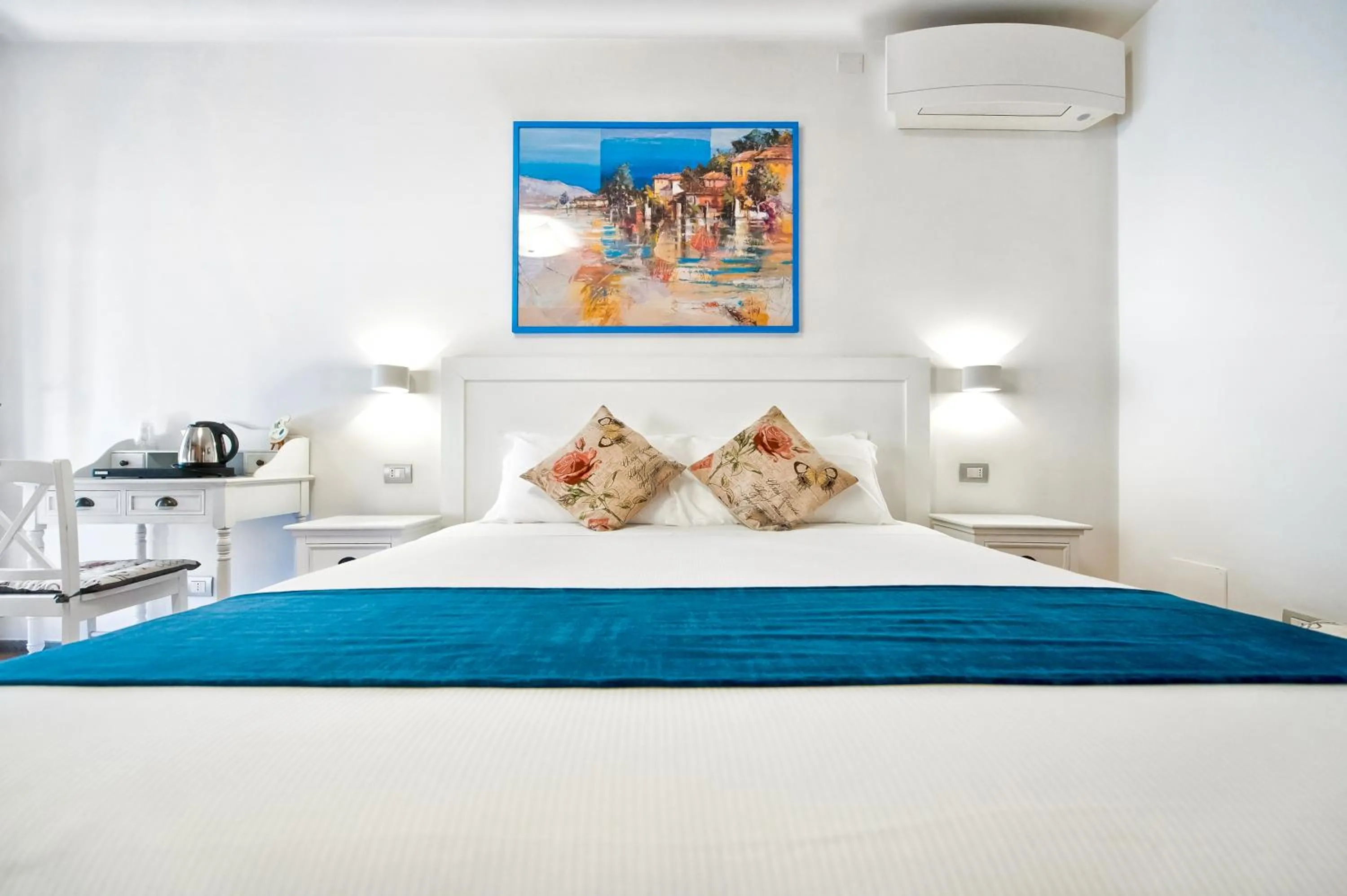 Bedroom, Bed in Atlantis Inn Castelgandolfo