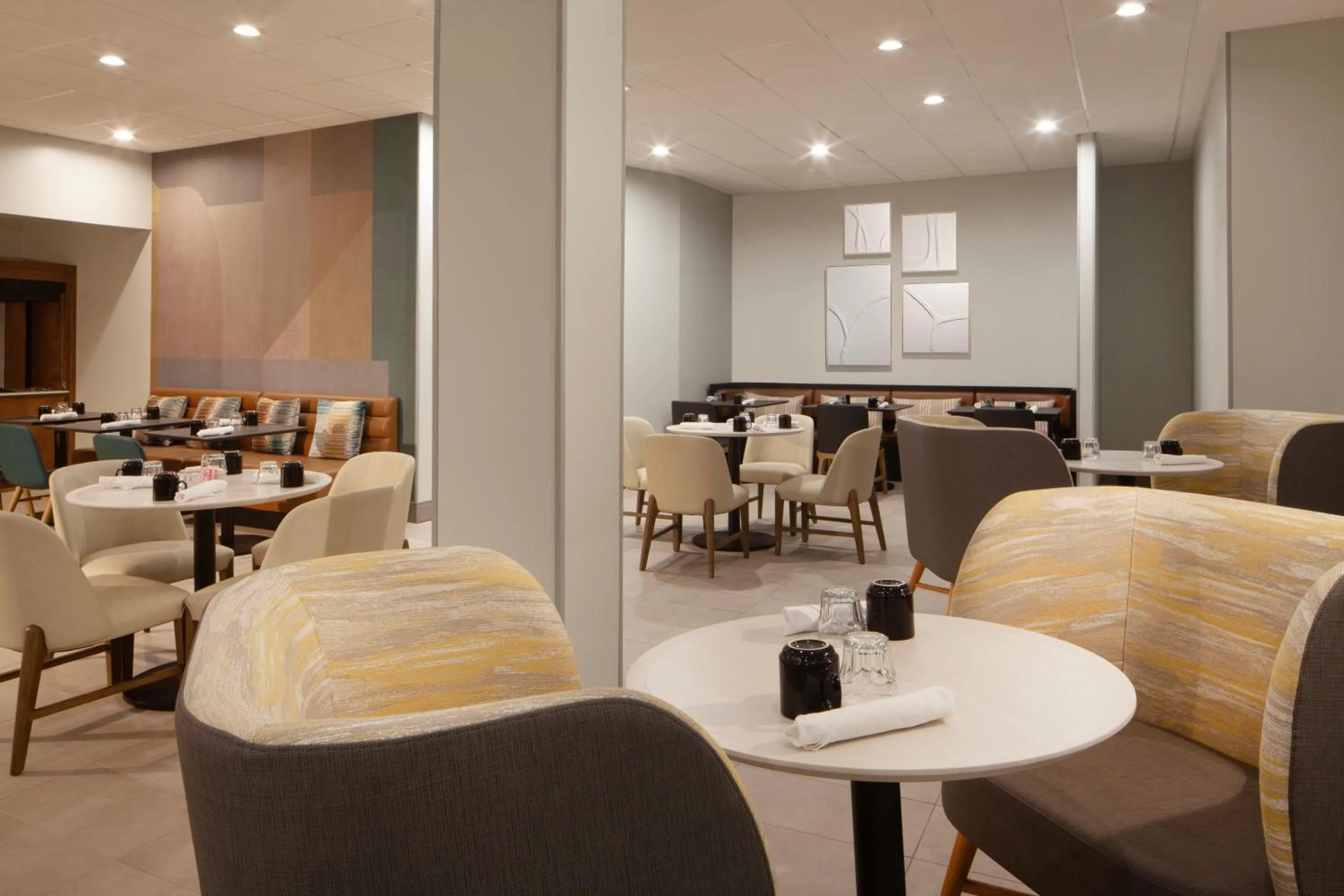 Restaurant/places to eat in Holiday Inn Corpus Christi Arpt & Conf Ctr by IHG