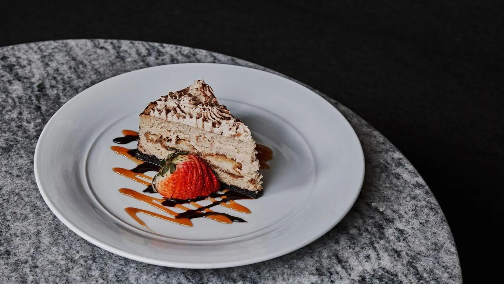 Food and drinks in Kimpton Brice Hotel by IHG