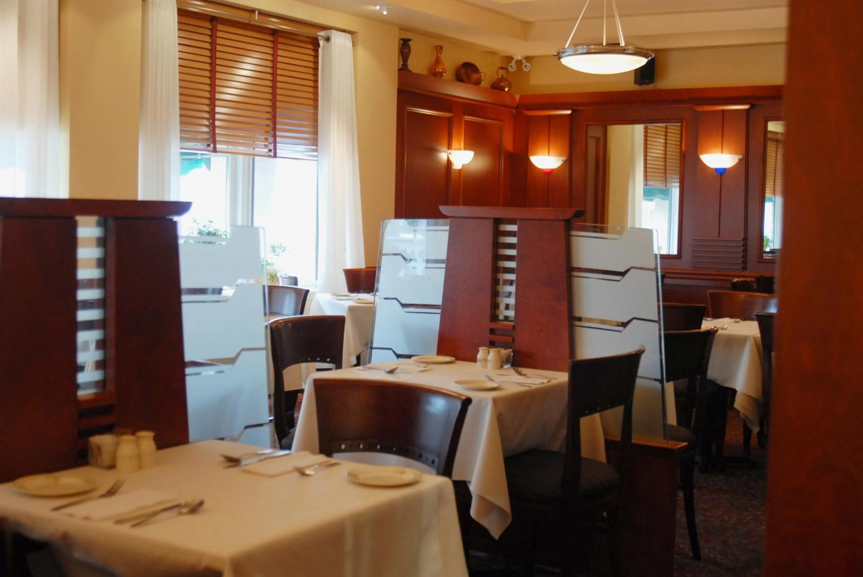 Restaurant/places to eat in Hôtel Mingan