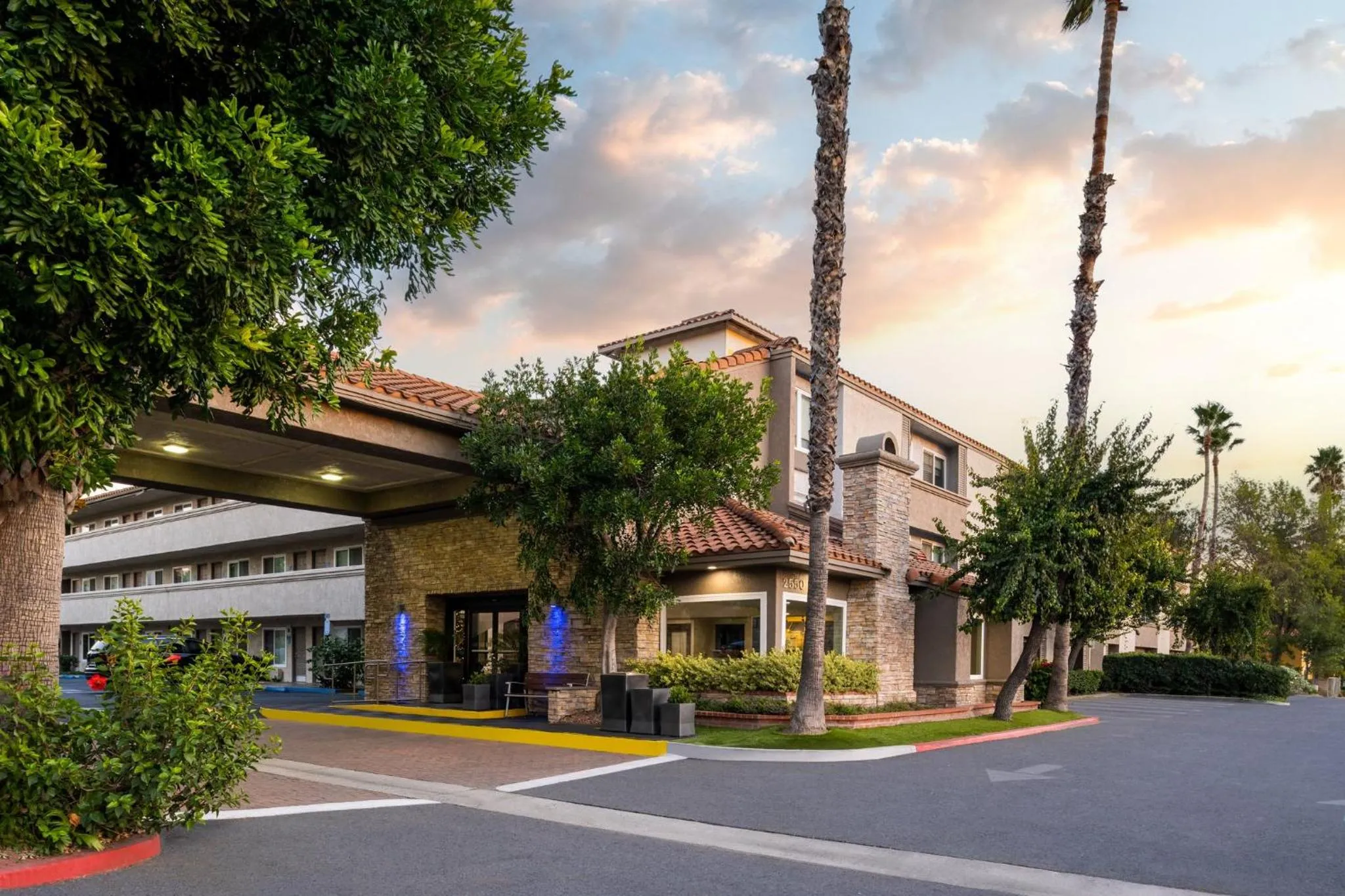 Property building in Holiday Inn Express Simi Valley by IHG