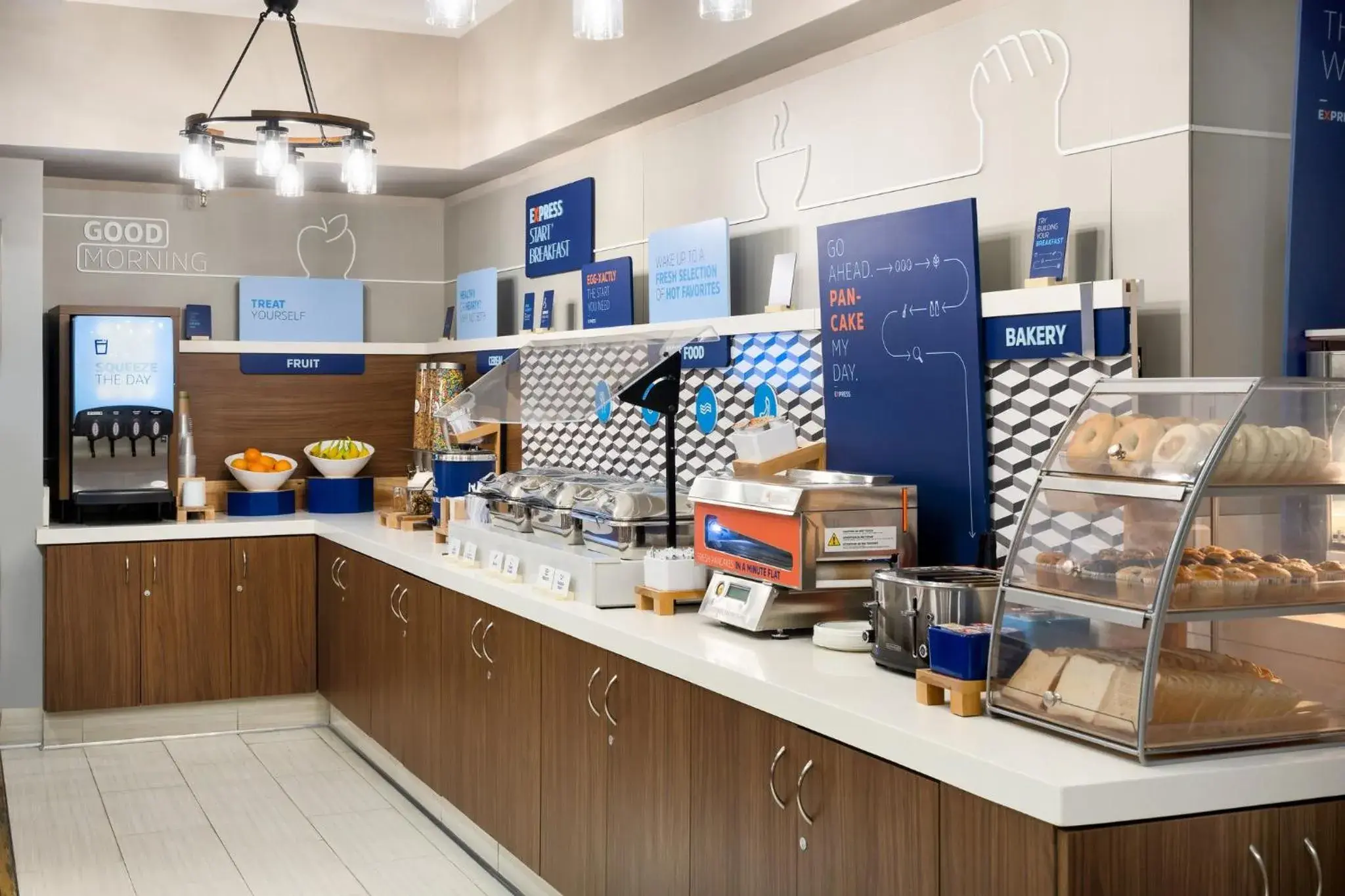 Breakfast in Holiday Inn Express Simi Valley by IHG Breakfast in Holiday Inn Express Simi Valley by IHG