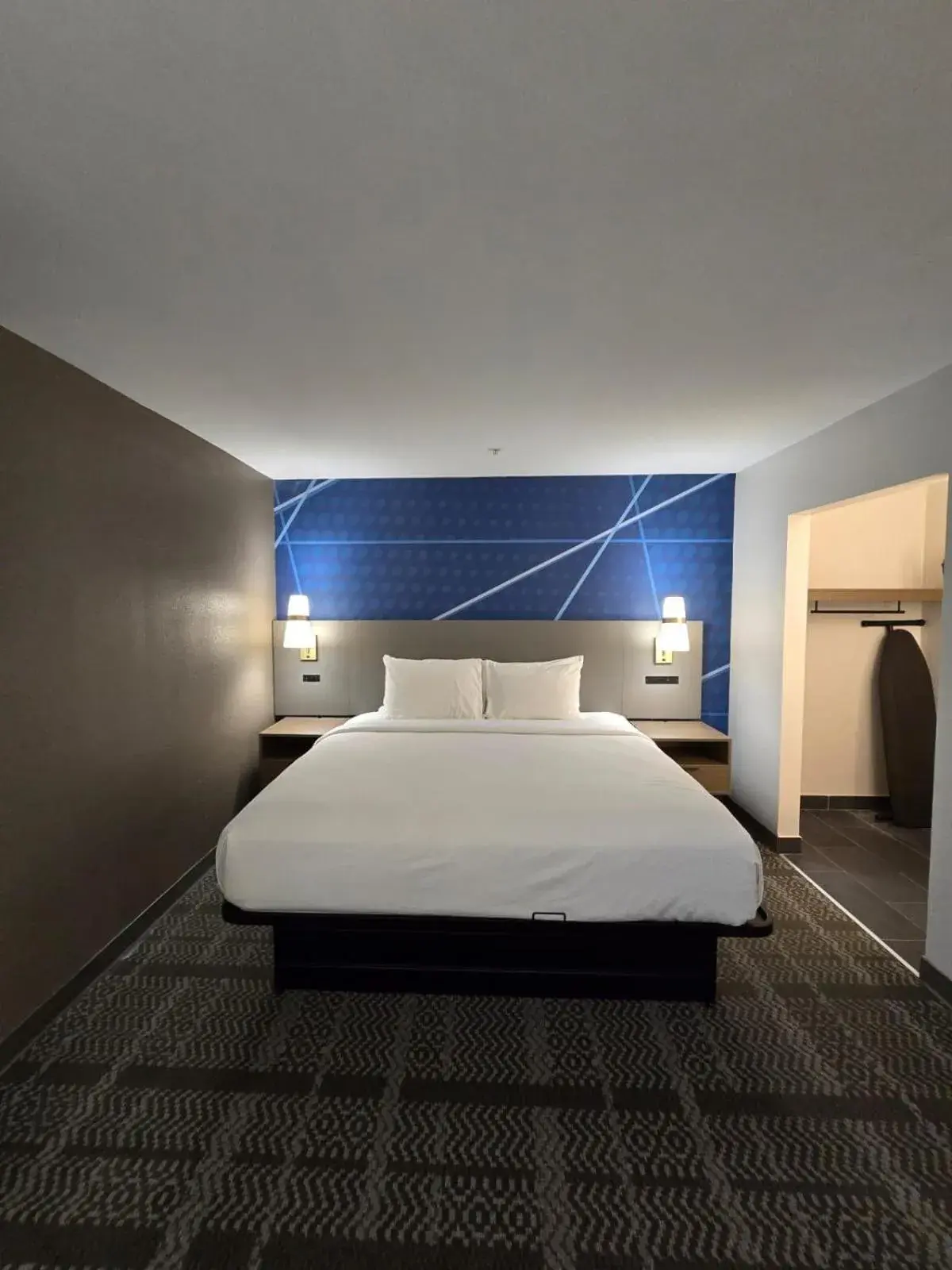 King Room - Non-Smoking in Comfort Inn & Suites Savannah Airport King Room - Non-Smoking in Comfort Inn & Suites Savannah Airport