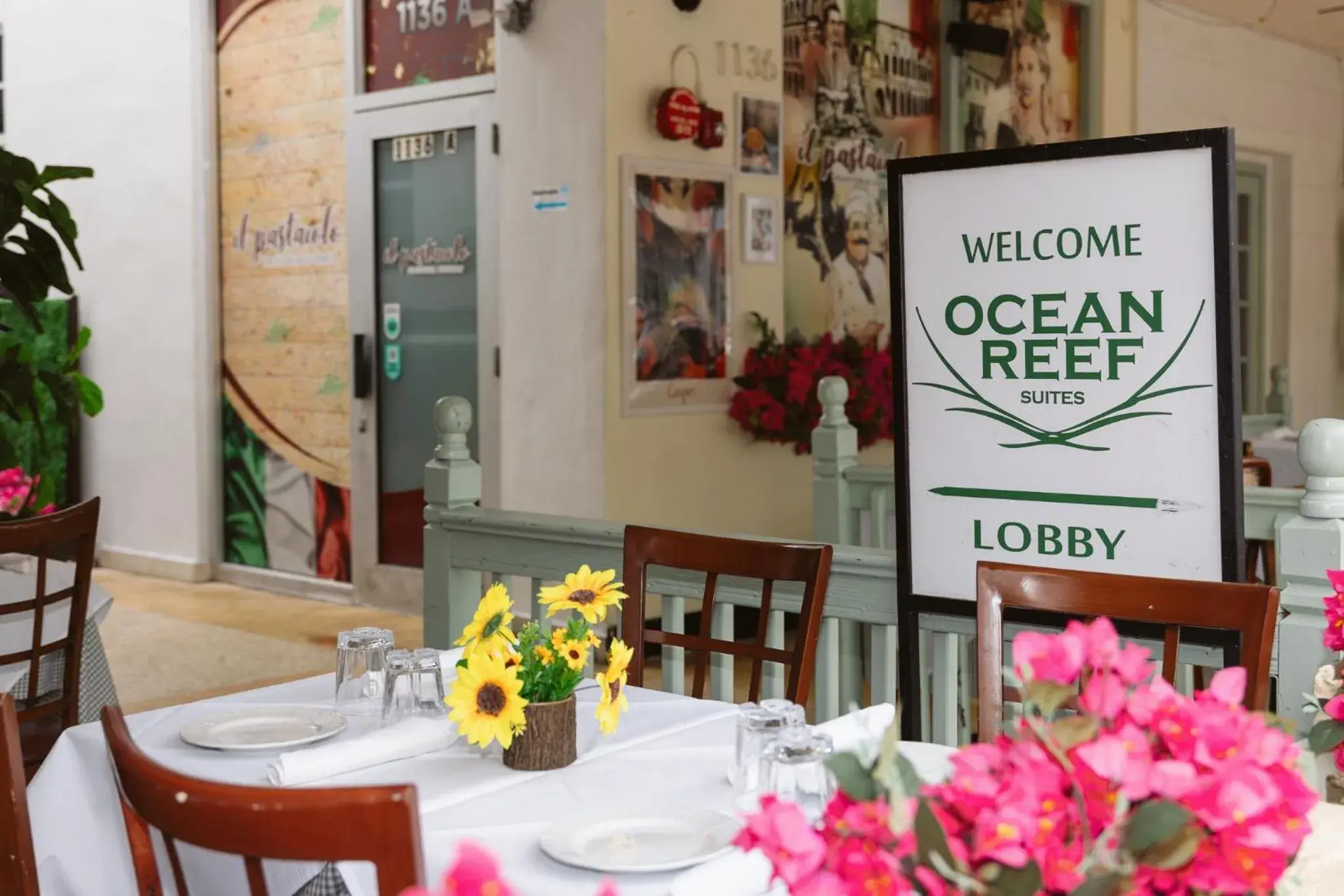 Restaurant/places to eat in Ocean Reef Suites Restaurant/places to eat in Ocean Reef Suites