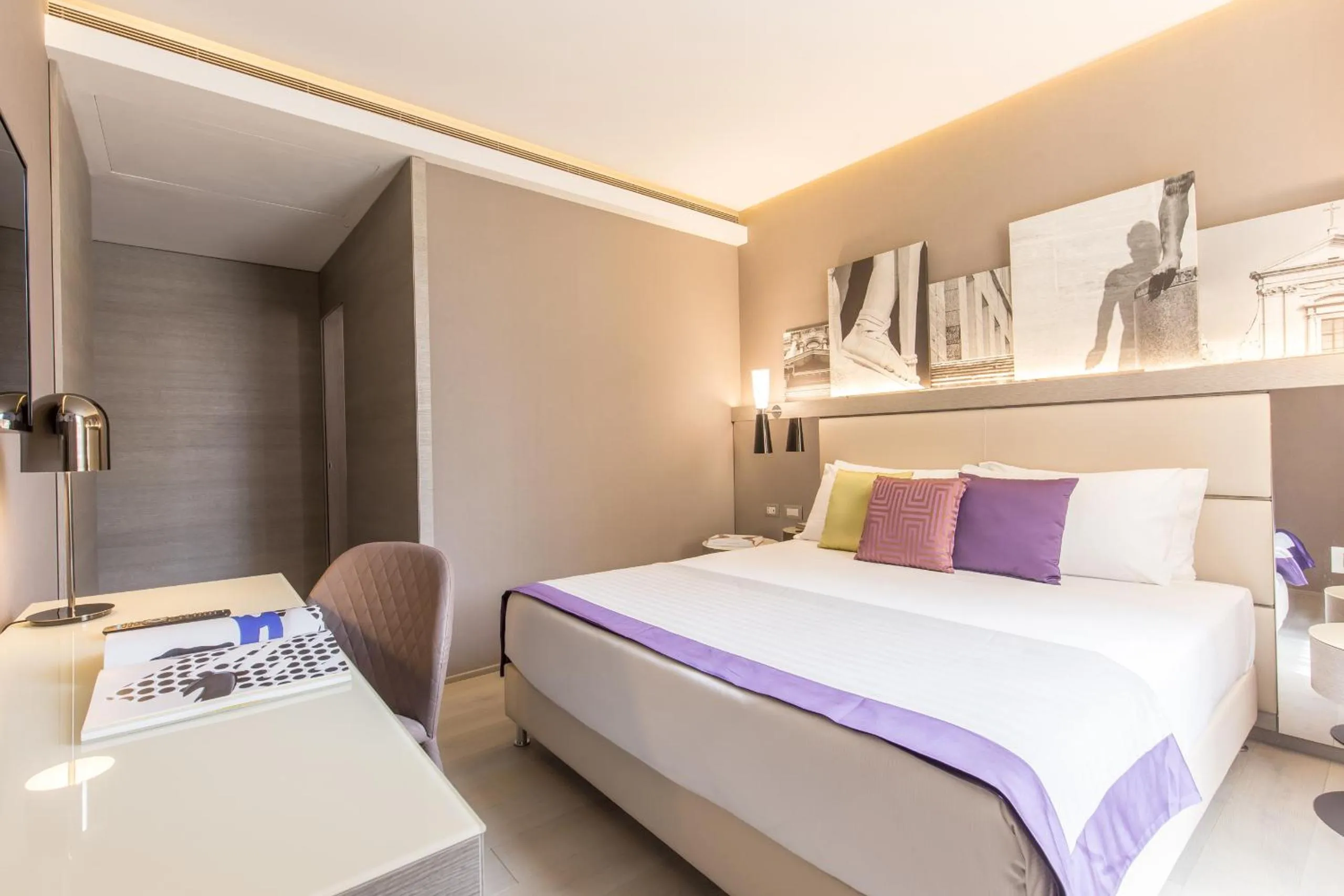 Bedroom, Bed in Orazio Palace Hotel